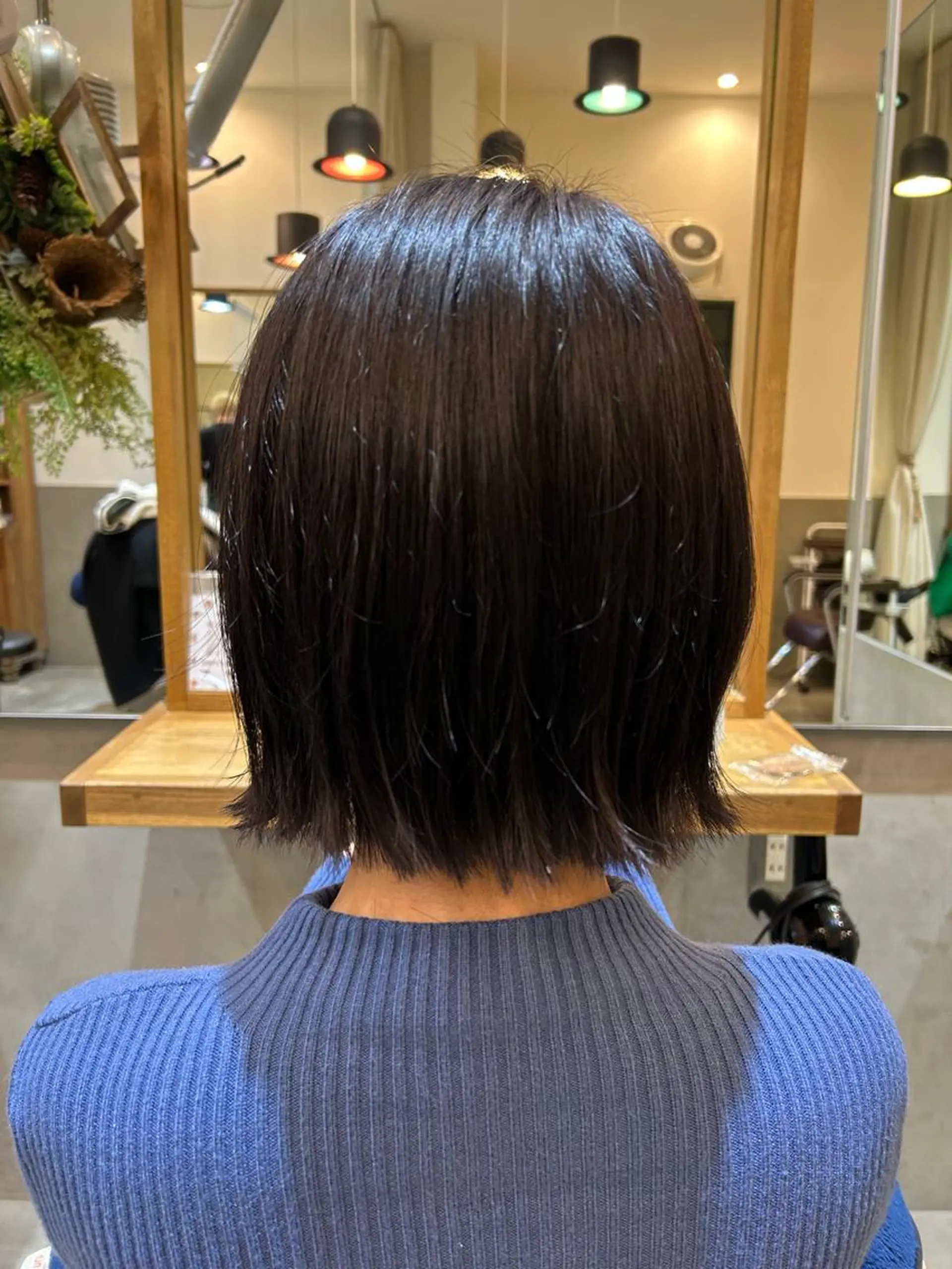 ショート カラー カット 若狭 彩花のヘアスタイル