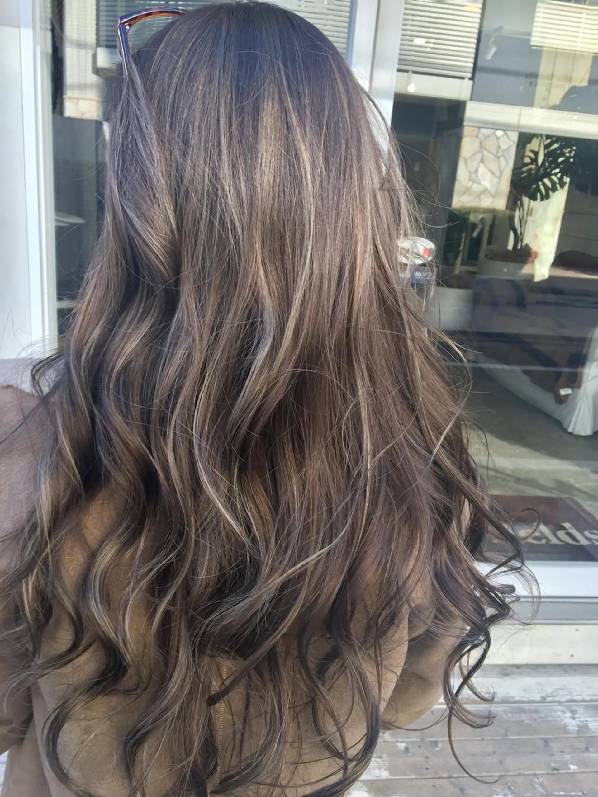 ロング カラー 鷺谷 玲奈のヘアスタイル