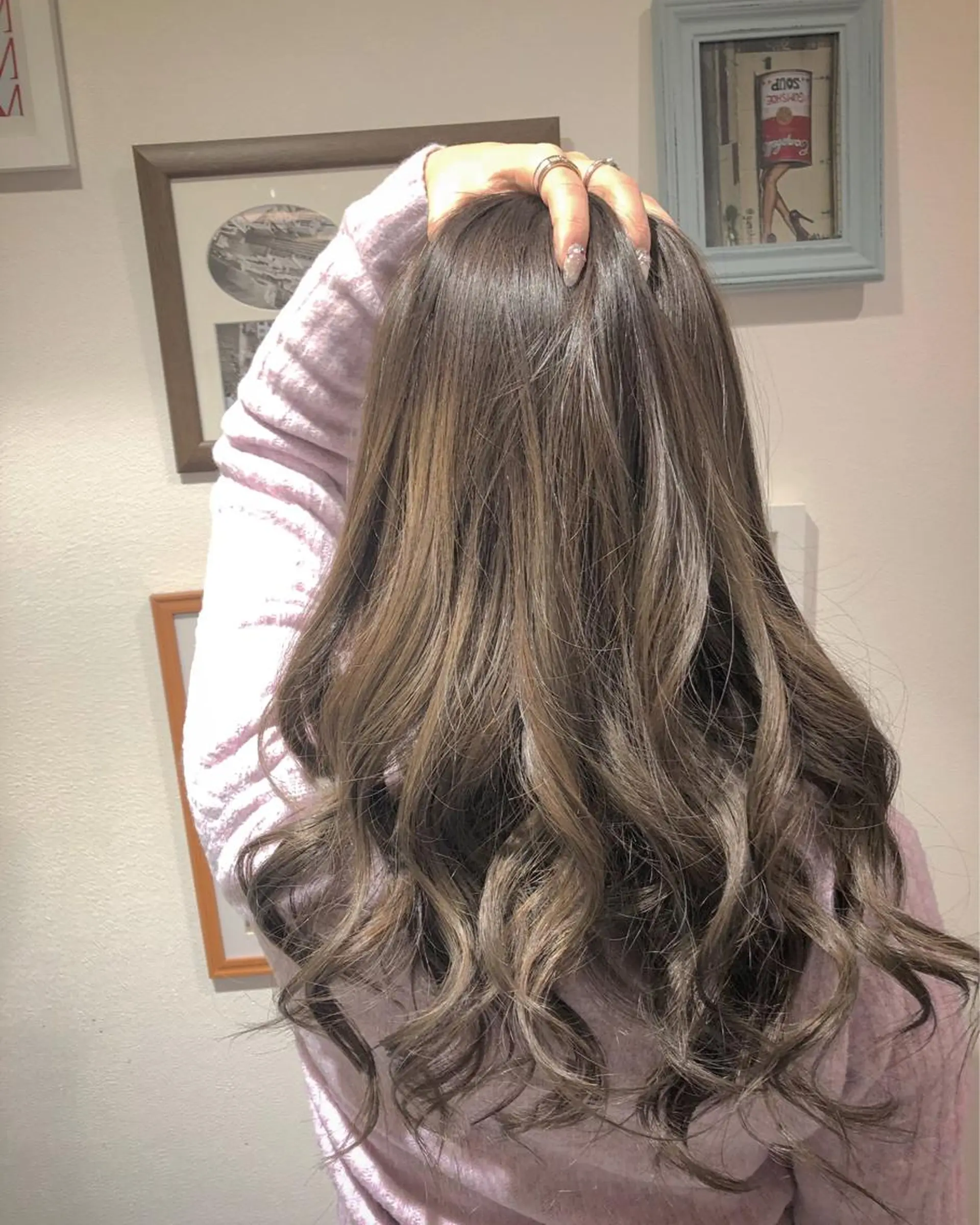 ロング カラー アッシュ アッシュグレー アッシュグレージュ ブリーチ ケアブリーチ カット ヘアカラー トリートメント 川野 賢のヘアスタイル