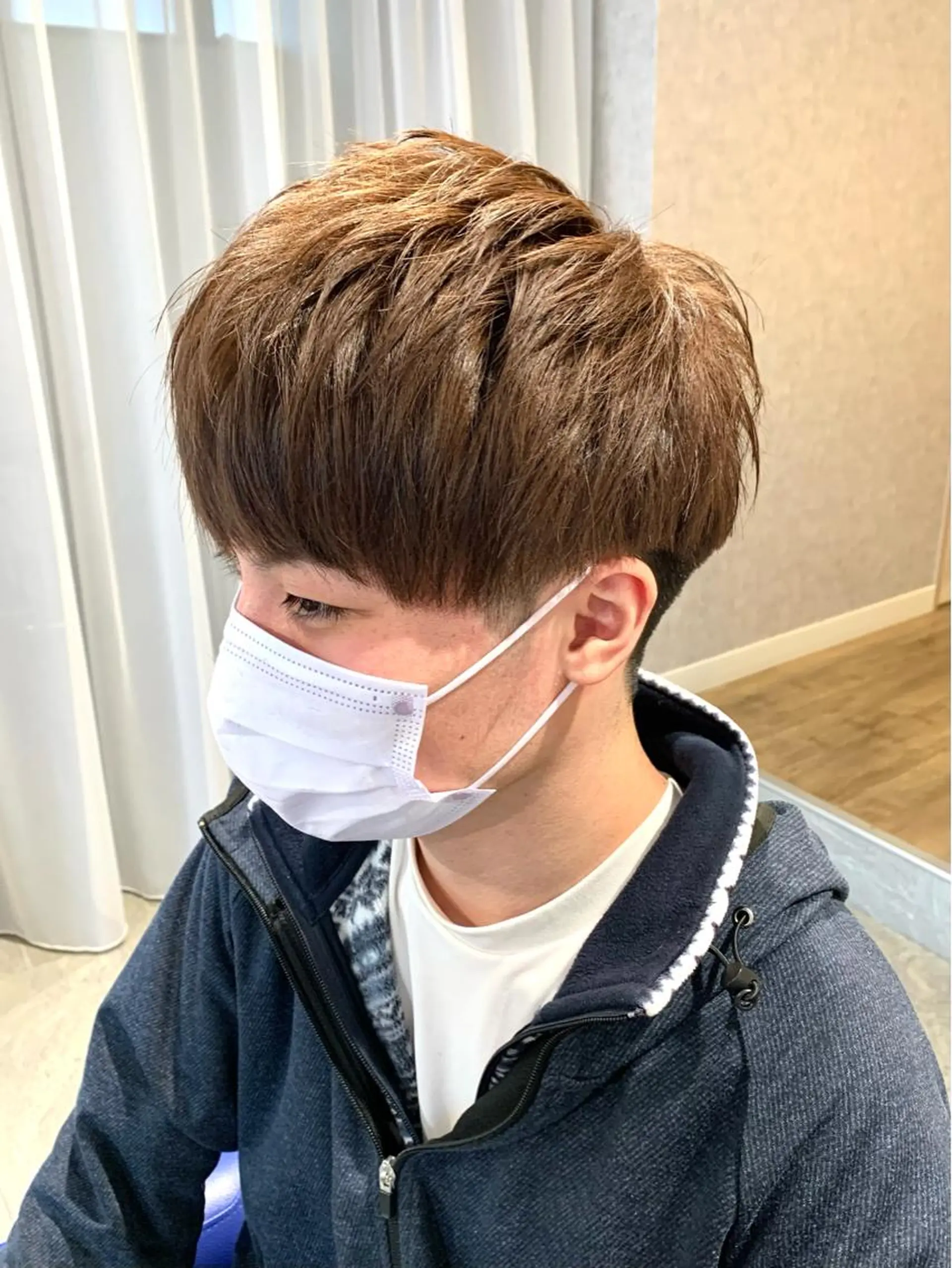 ショート カラー ヘアアレンジ メンズ マッシュ 刈り上げ アッシュ アッシュブラウン ブラウンカラー メンズパーマ職人 加藤 弘貴のヘアスタイル