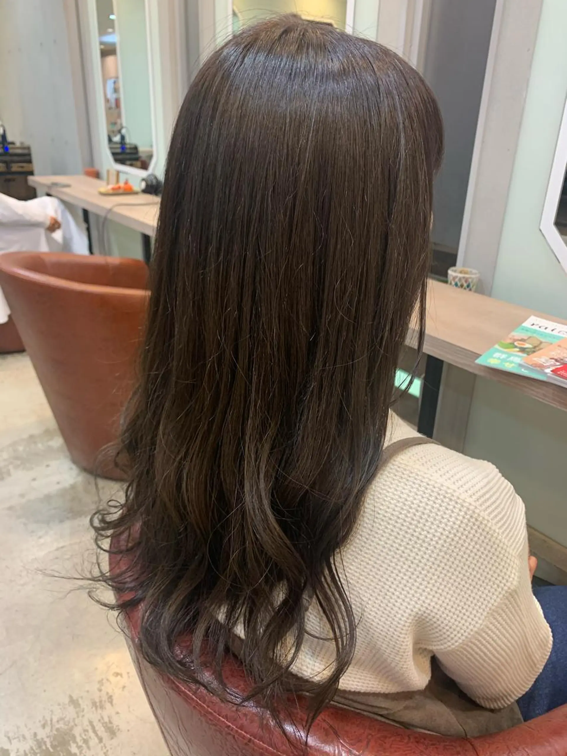 セミロング アッシュ トリートメント おせ ちさとのヘアスタイル