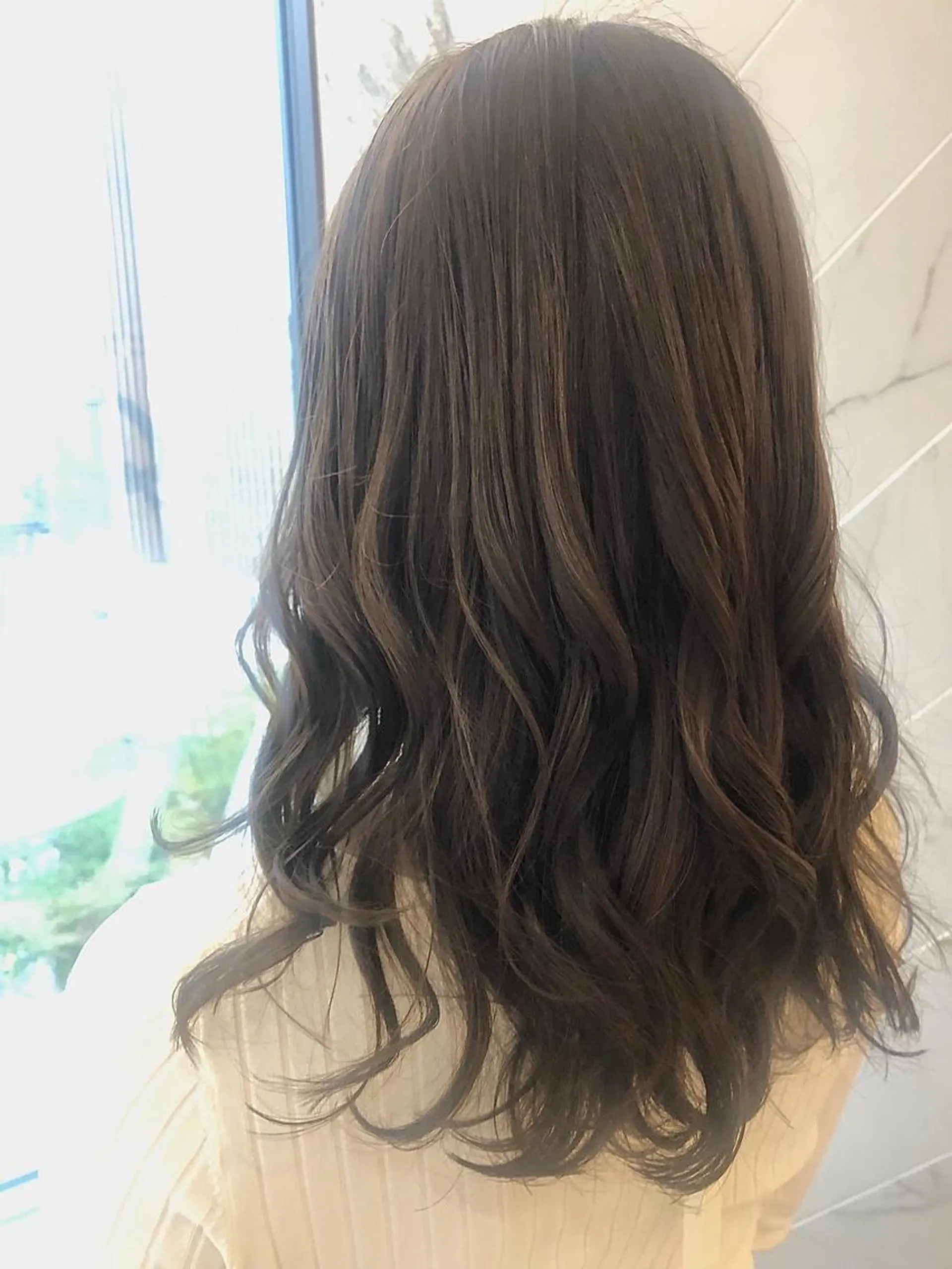 ロング カラー 藤田 歩美のヘアスタイル