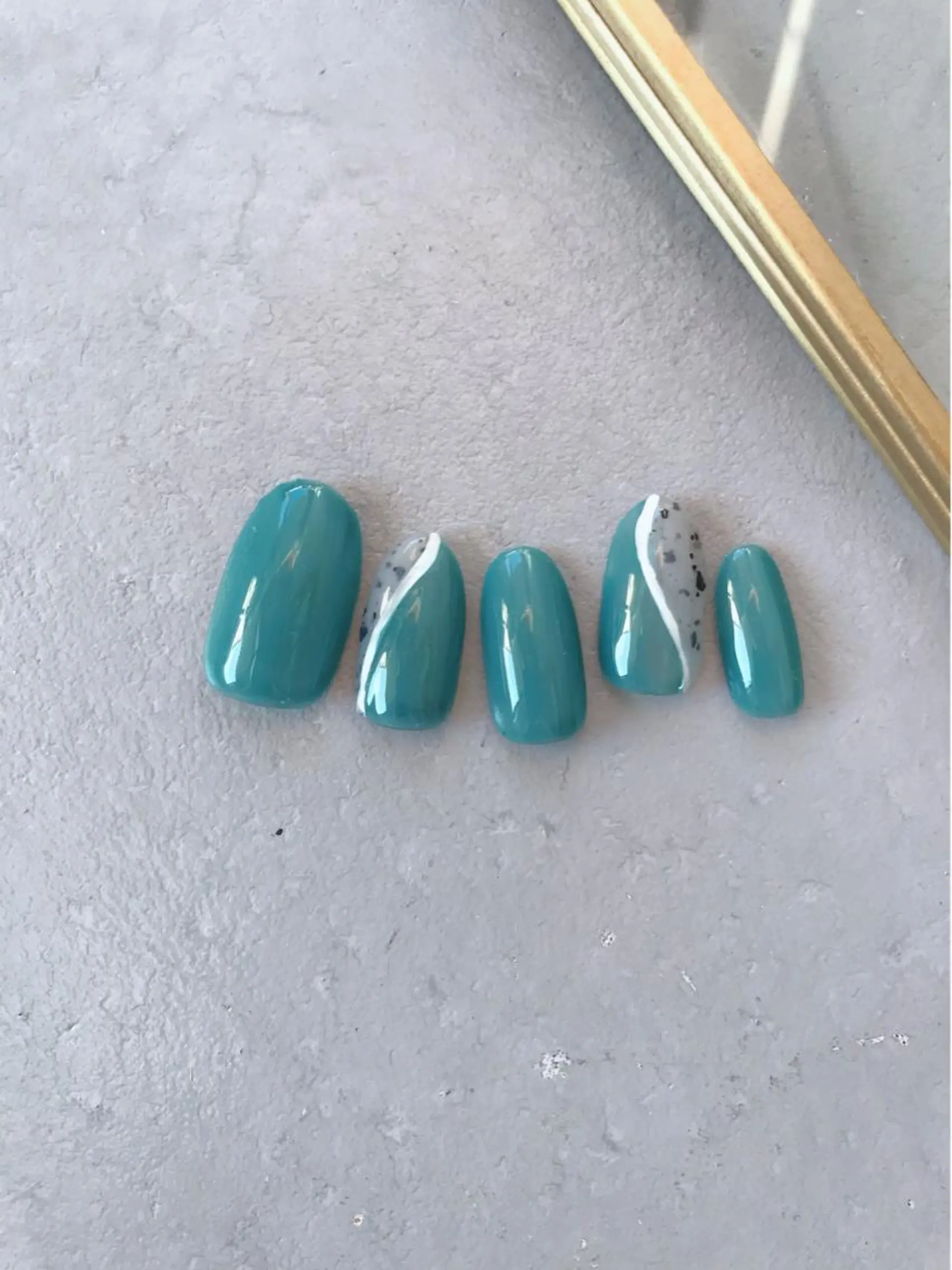 ネイル アートネイル グリーン ぷっくりネイル ハンドネイル ハンドケア Baden Nail ﾊﾞ-ﾃﾞﾝ ﾈｲﾙのネイルデザイン