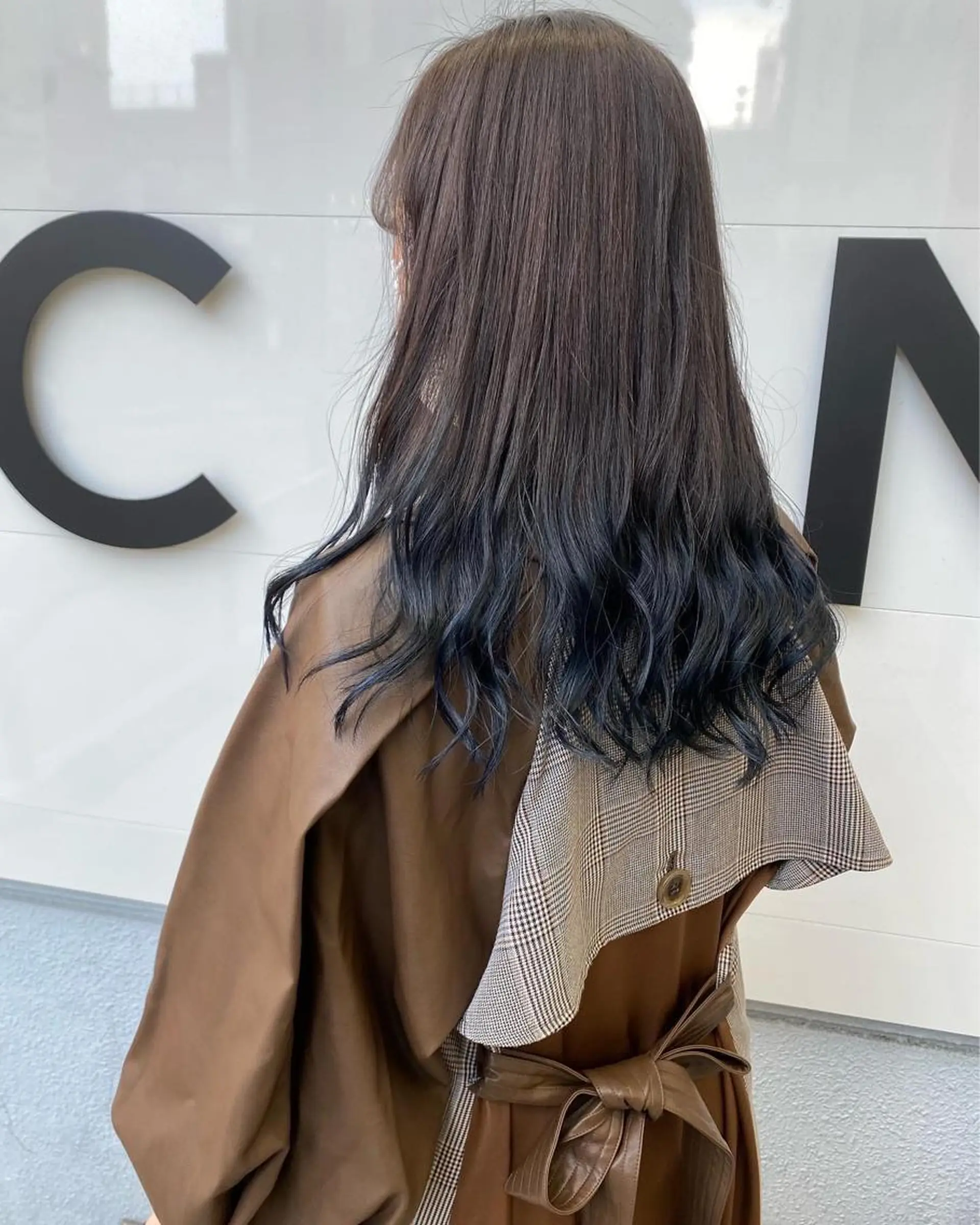 ロング カラー ヘアアレンジ グラデーションカラー ヘアカラー トリートメント 韓国🇰🇷レイヤー カットオリーブカラーのヘアスタイル