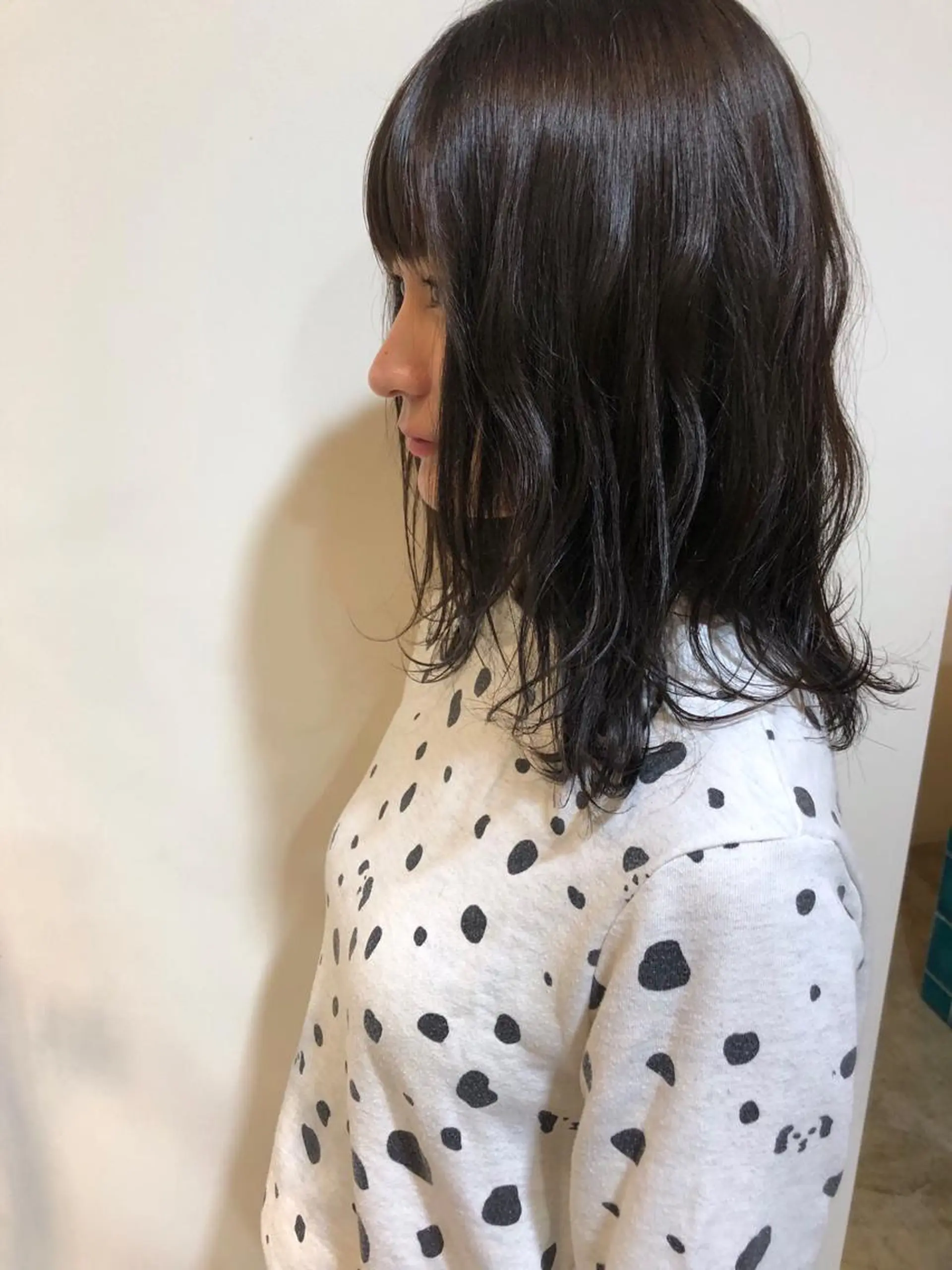 ミディアム カラー MIOベージュカラー 柔らかいカラーのヘアスタイル