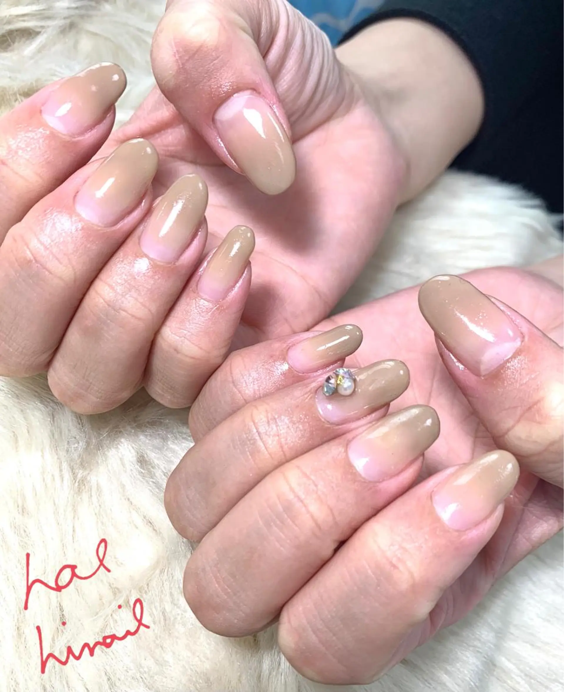 ネイル グラデーション ストーンネイル はるひな ねいるのネイルデザイン