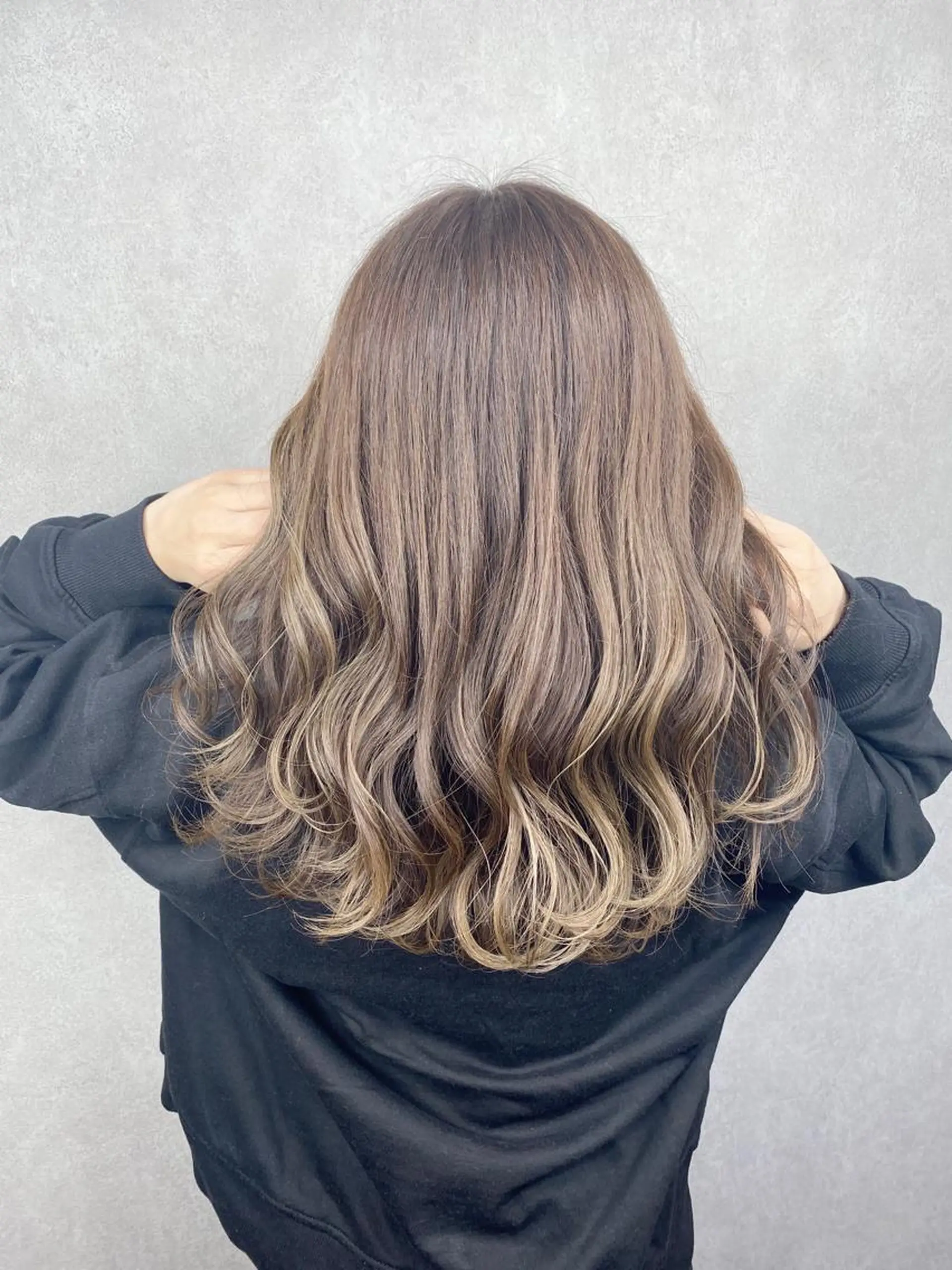 セミロング ＳＨＩ ＺＵのヘアスタイル