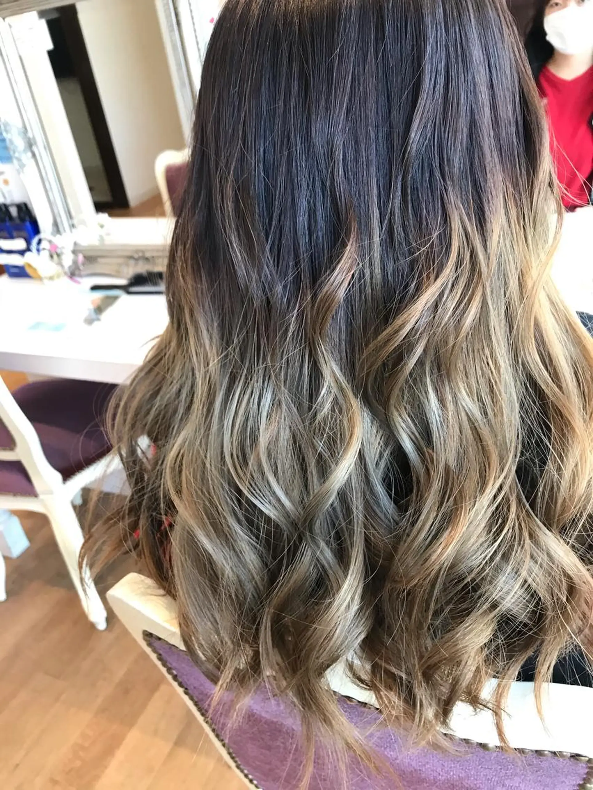 ロング カラー 山本 咲貴のヘアスタイル