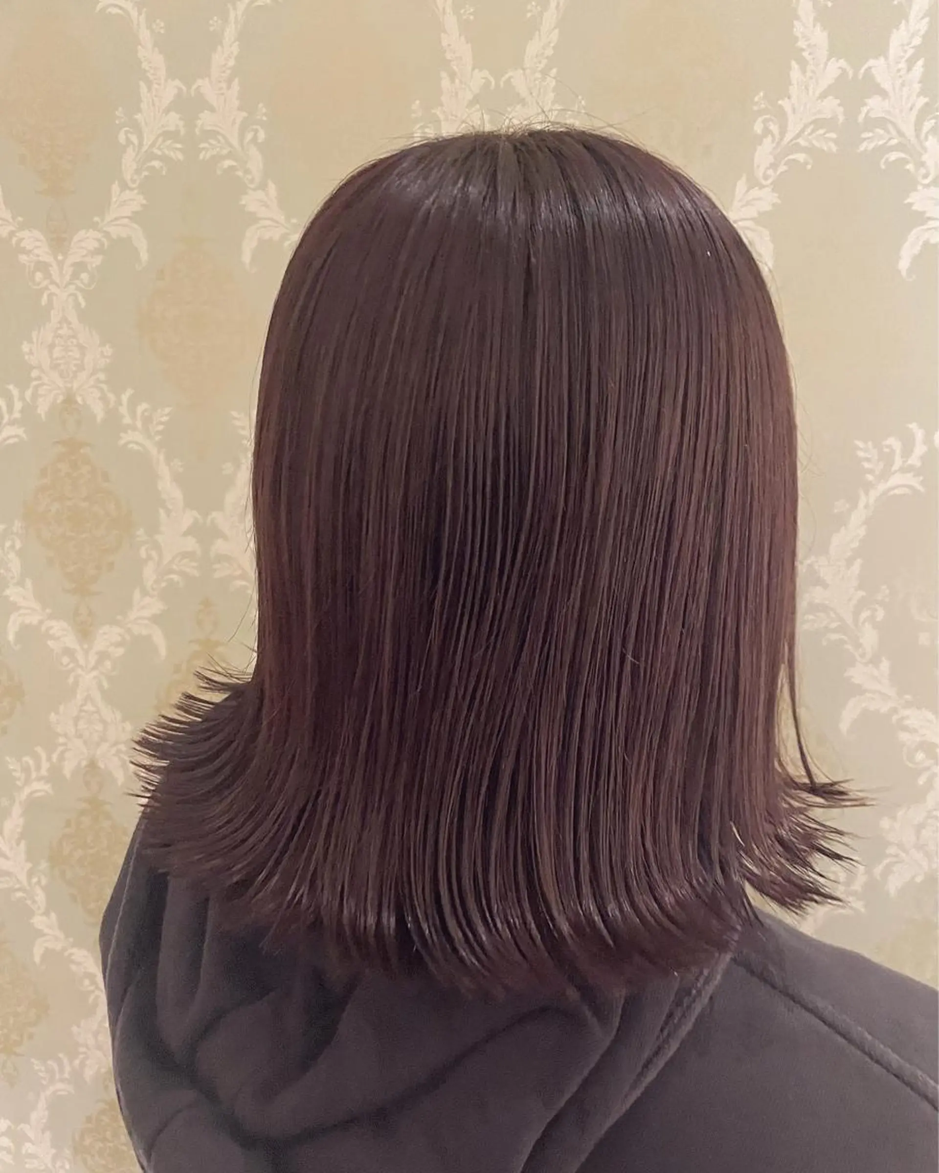 ミディアム 切りっぱなしボブ パープルカラー ボブ EARTH中島 秋桜久のヘアスタイル