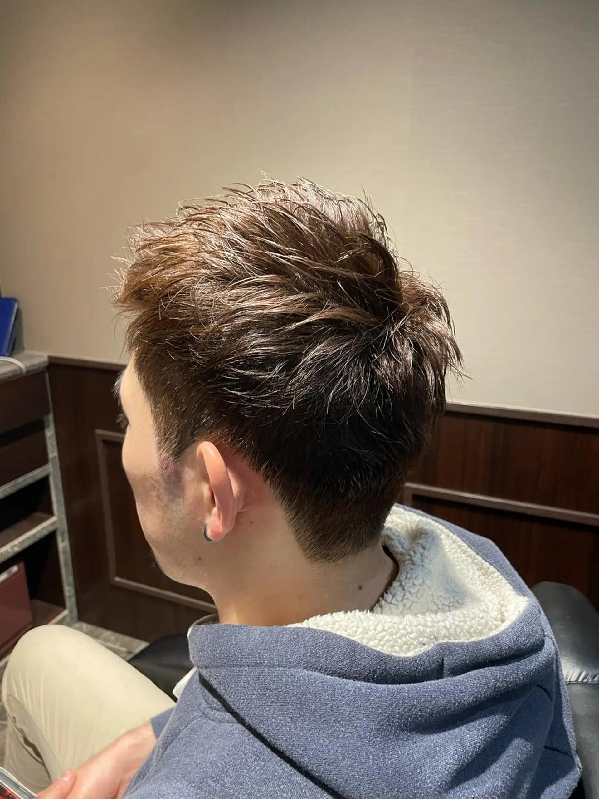 ショート カラー メンズ モヒカン アッシュ 透明感カラー オリーブアッシュ clan鷺沼🌿 かやしたのヘアスタイル