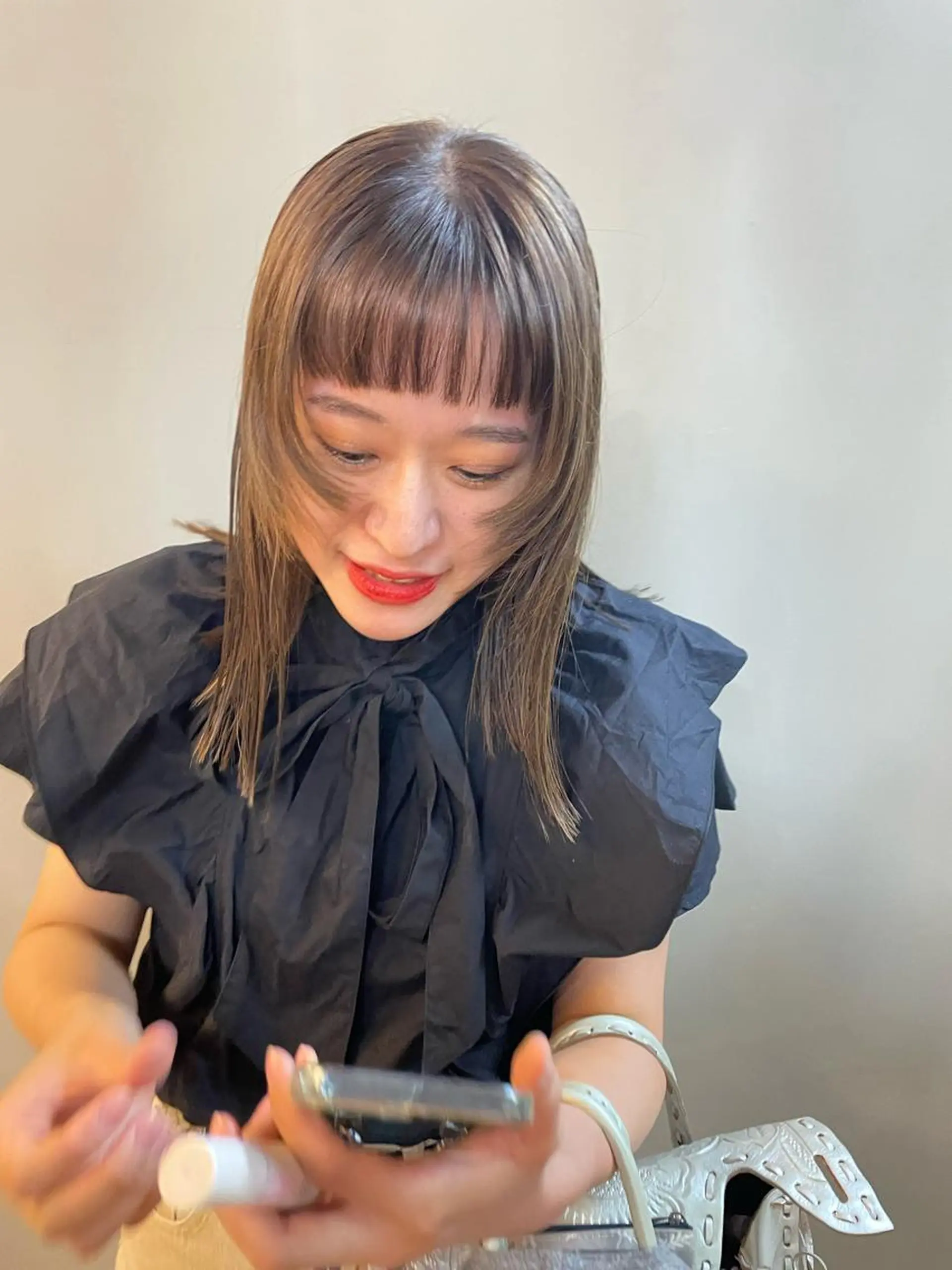 セミロング カラー パーマ ヘアアレンジ メンズ キッズ ネイル マツエク・マツパ アイブロウ グレージュ オリーブグレージュ オリーブグレー カット ヘアカラー トリートメント tatsumi/ボブ ウルフ/レイヤーのヘアスタイル