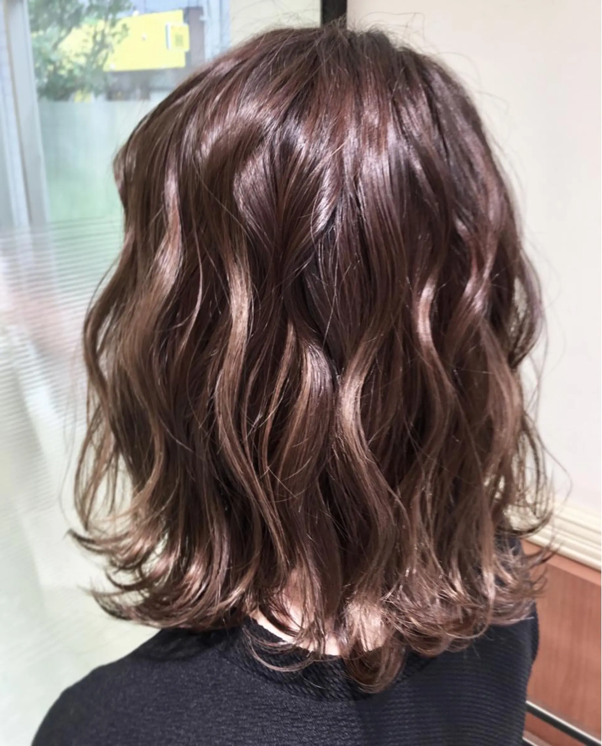 ショート カラー グレージュ 縮毛矯正 N° jillva ♦️川端裕司♦️のヘアスタイル