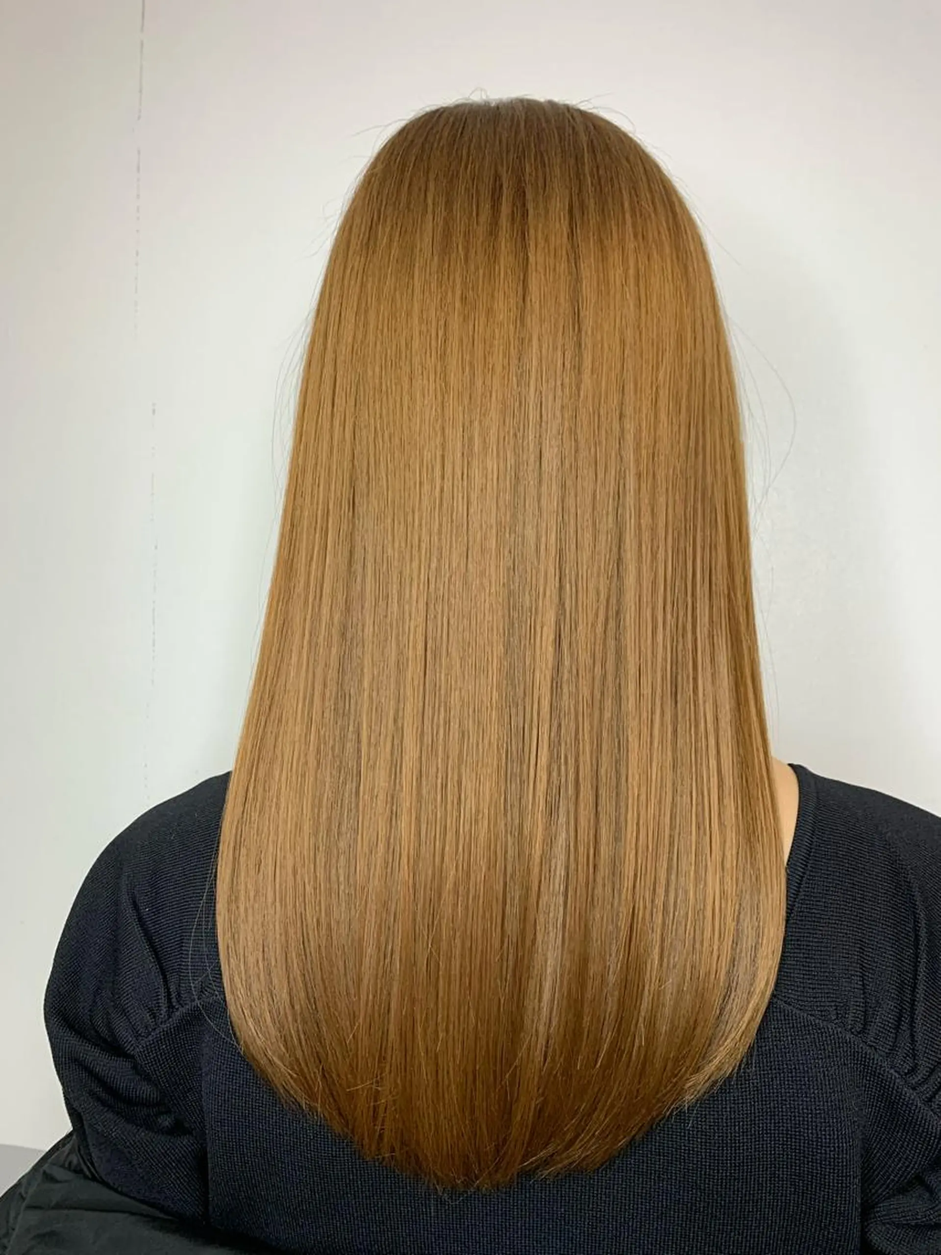 ミディアム カラー ミディアムパーマ ブリーチ トリートメント トップ スタイリストのヘアスタイル
