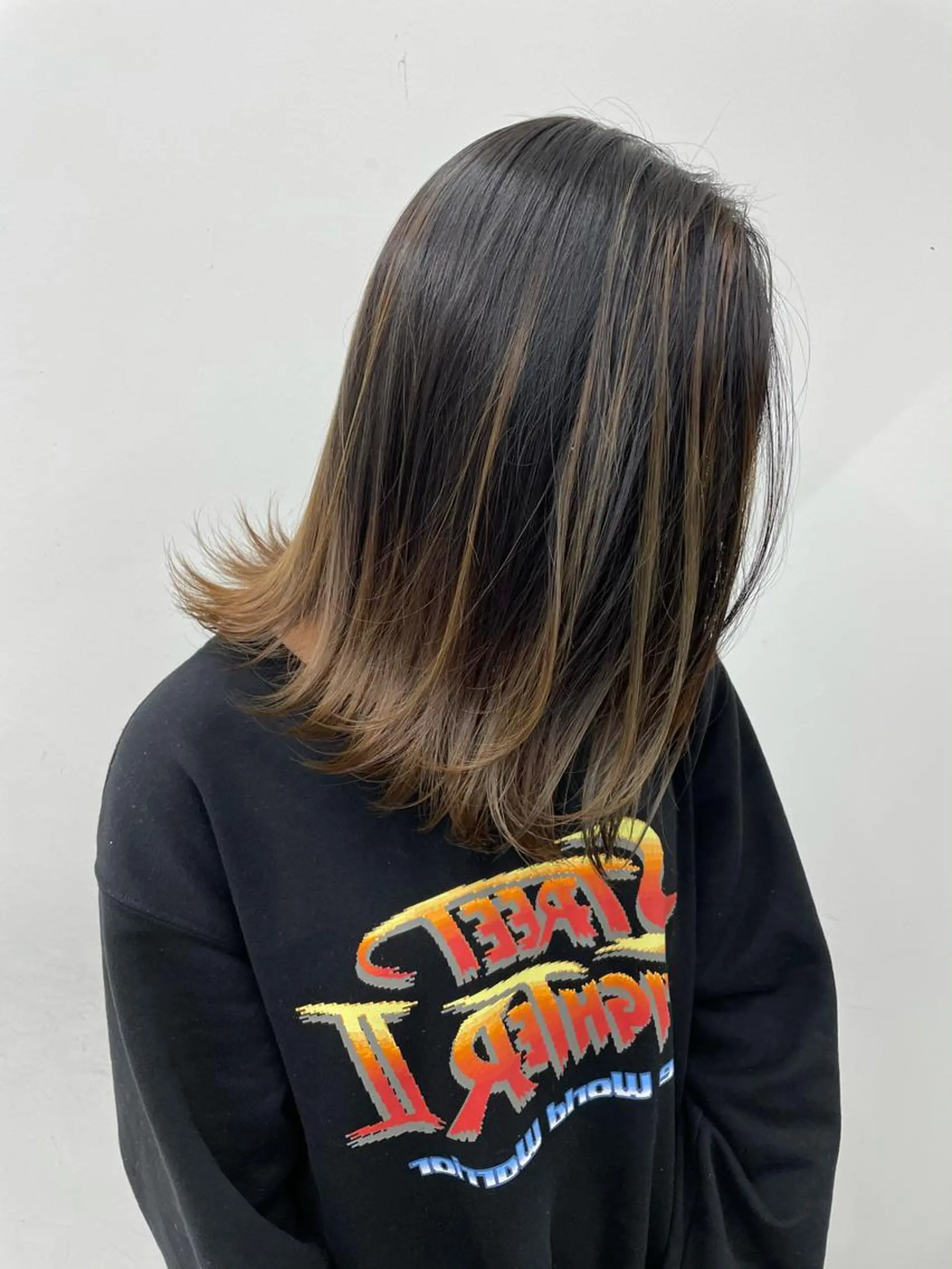 ミディアム カラー バレイヤージュ レイヤーカット 🦄インナーカラー 🦄貫井彩花のヘアスタイル