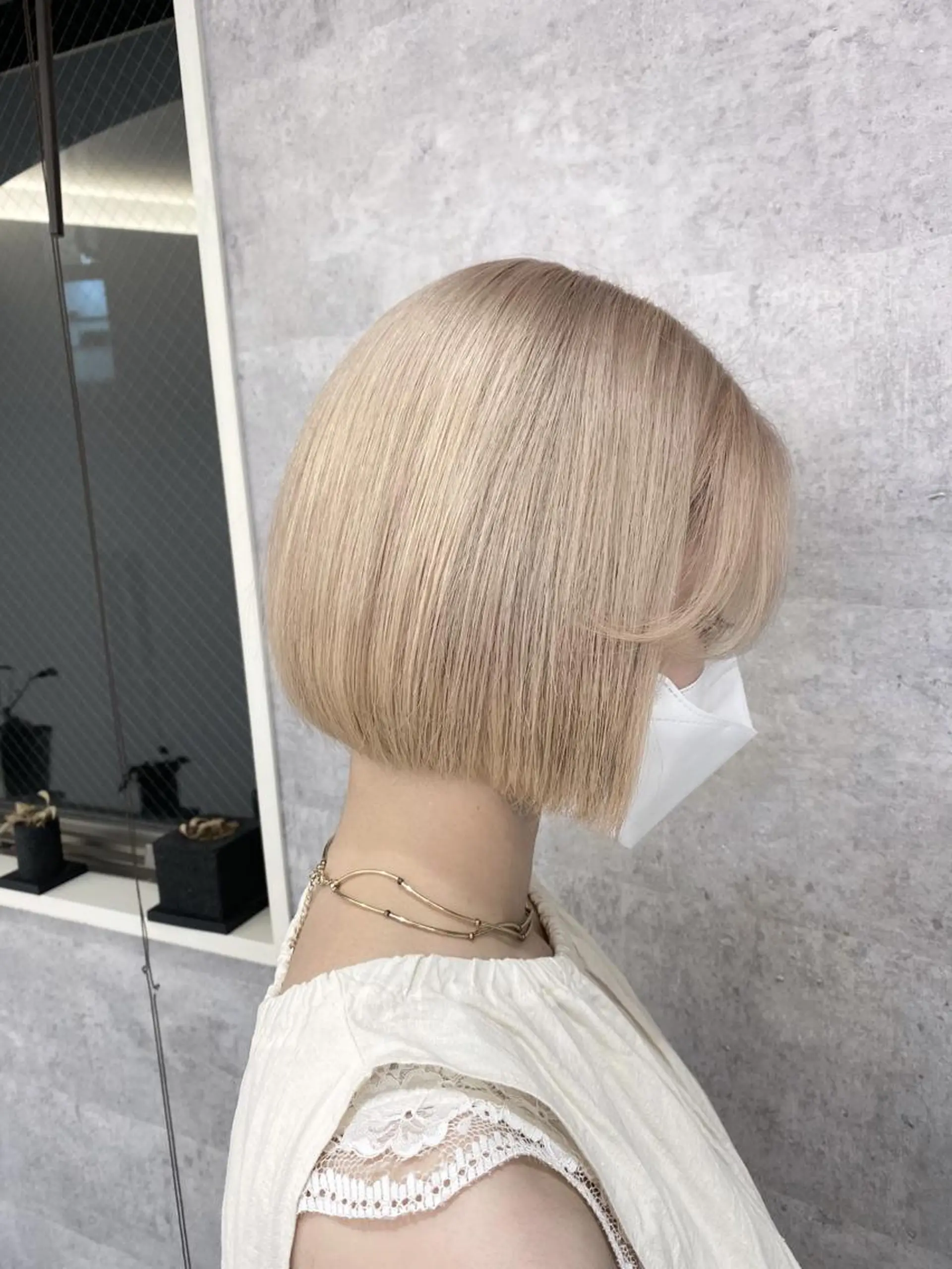 ショート カラー ベージュカラー ハイトーンカラー ハイトーンベージュ ヘアカラー ハイトーン特化サロン 🍑momo🍑のヘアスタイル