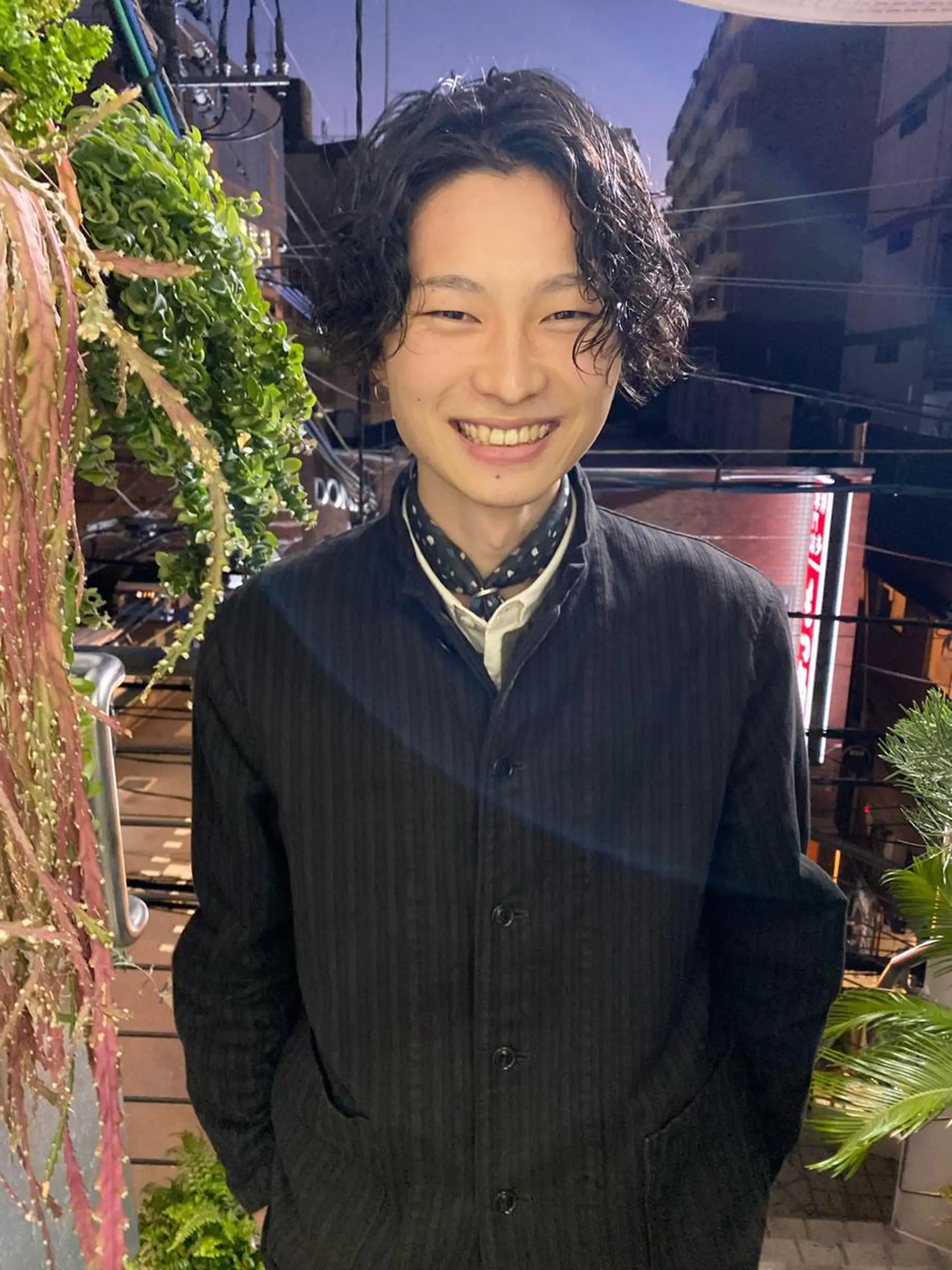 ミディアム パーマ ハイライト レイヤーカット カット パーマ トリートメント qiie/ワンカラー インナーカラーのヘアスタイル