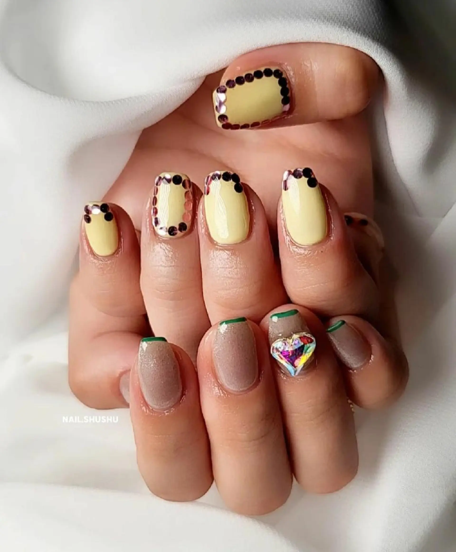 ネイル 持ち込み ニュアンスネイル ワンカラーネイル シンプルネイル 春ネイル 3dパーツ/流行り 👧shushu❤️のネイルデザイン