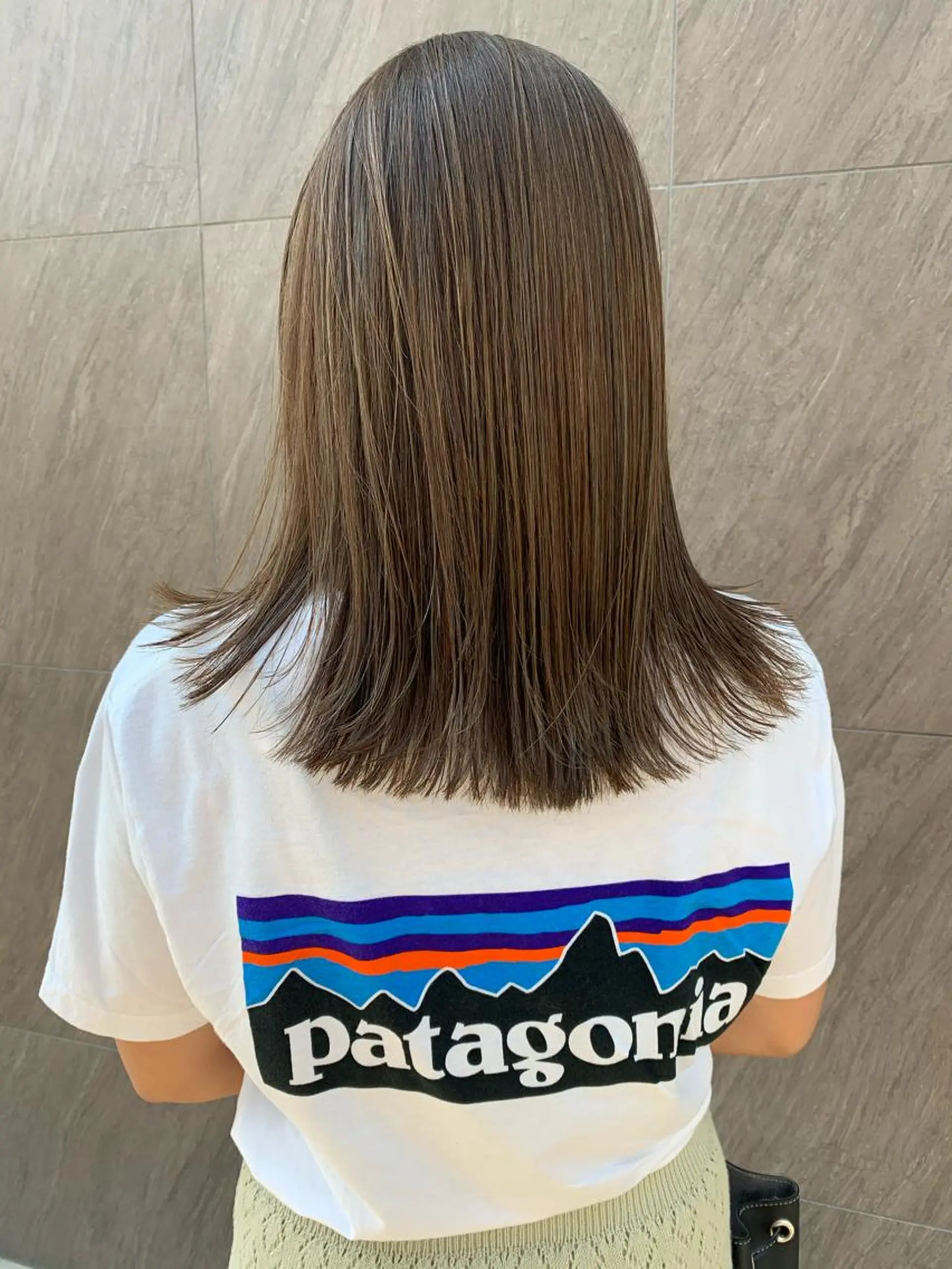 ミディアム カラー SAKINO. ベージュカラーのヘアスタイル