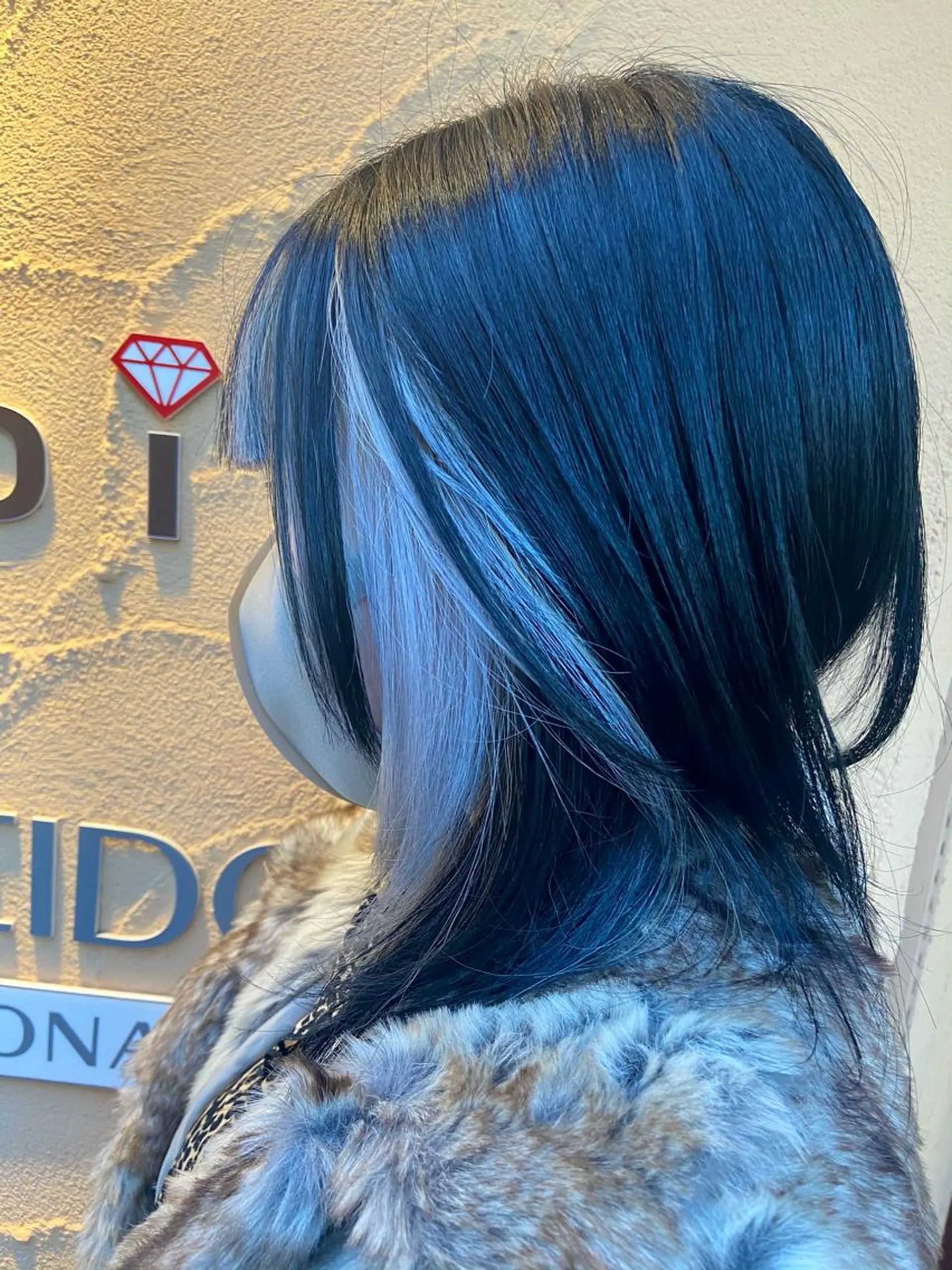 ミディアム レイヤーカット🖤 SAYAのヘアスタイル