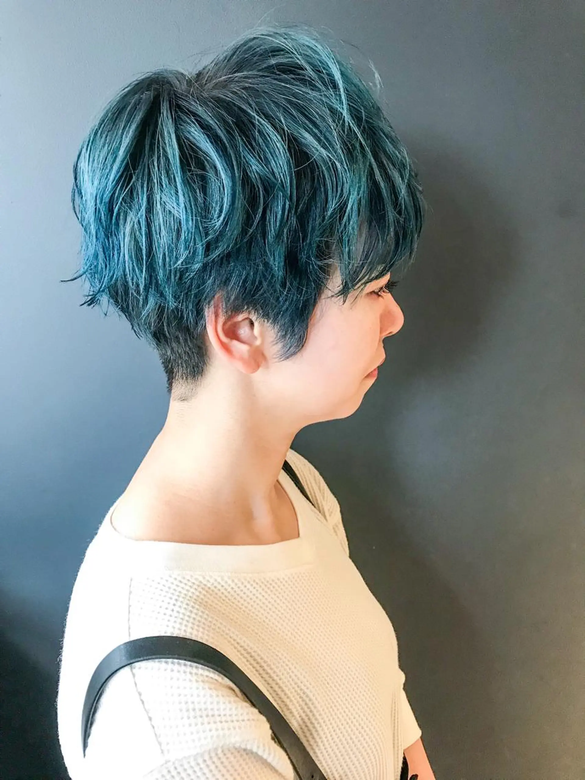 ショート カラー ブリーチ BOX mico.のヘアスタイル