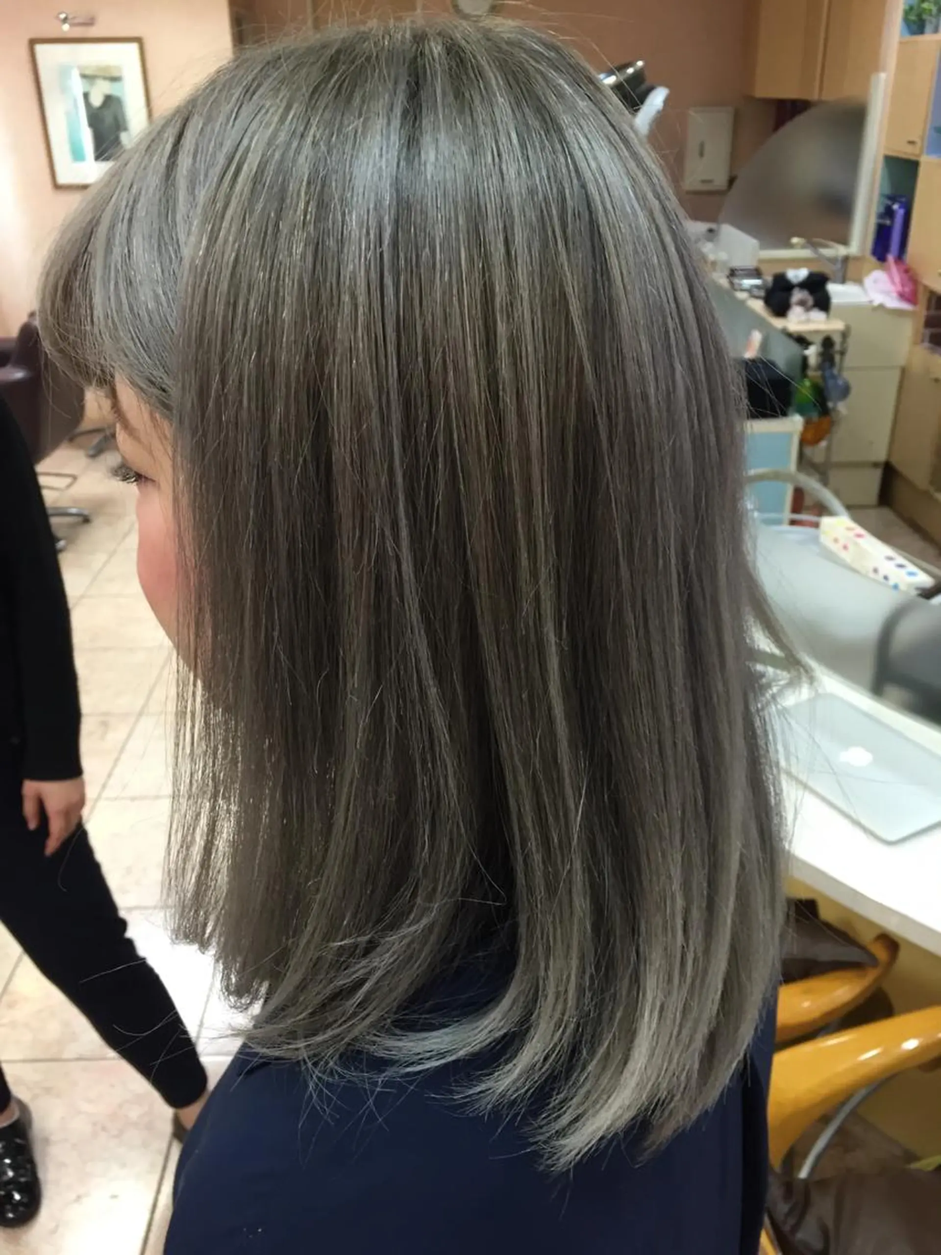 ミディアム セミロング ロング カラー アッシュ シルバー シルバーアッシュ fhami 店長 髪質改善　DAITOのヘアスタイル