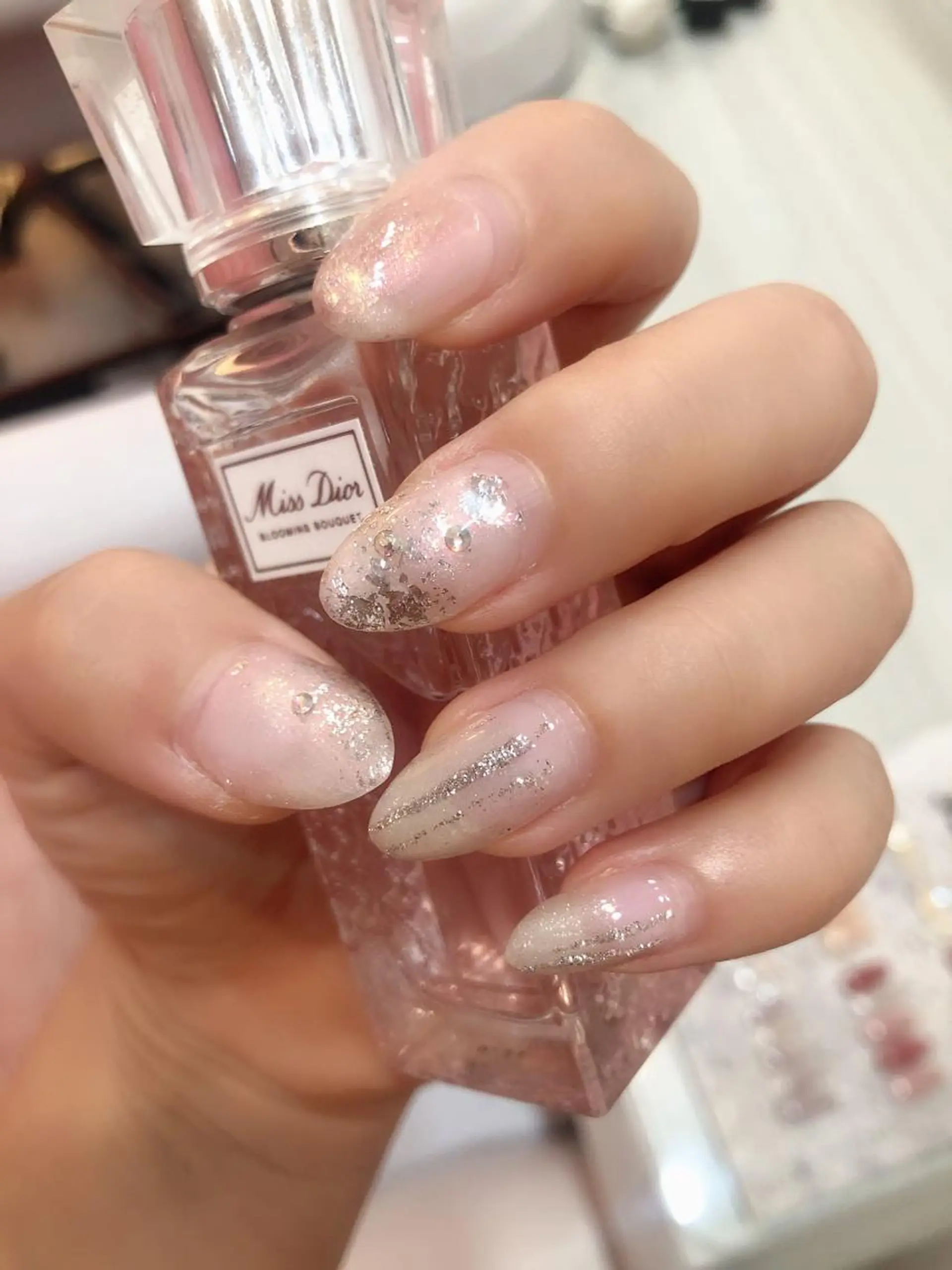ネイル シンプルネイル Gem  the beauty玲衣のネイルデザイン