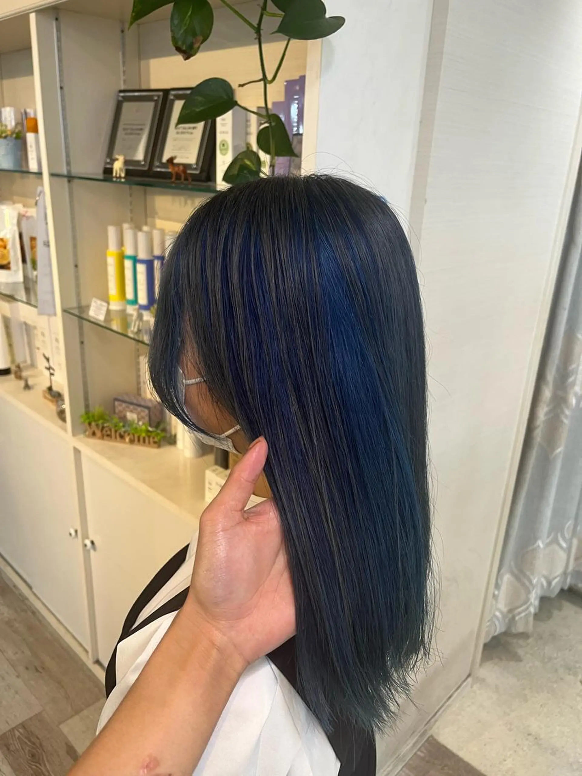 セミロング カラー ブルーカラー ネイビーカラー ヘアカラー カラー職人 なかもと たつひろのヘアスタイル