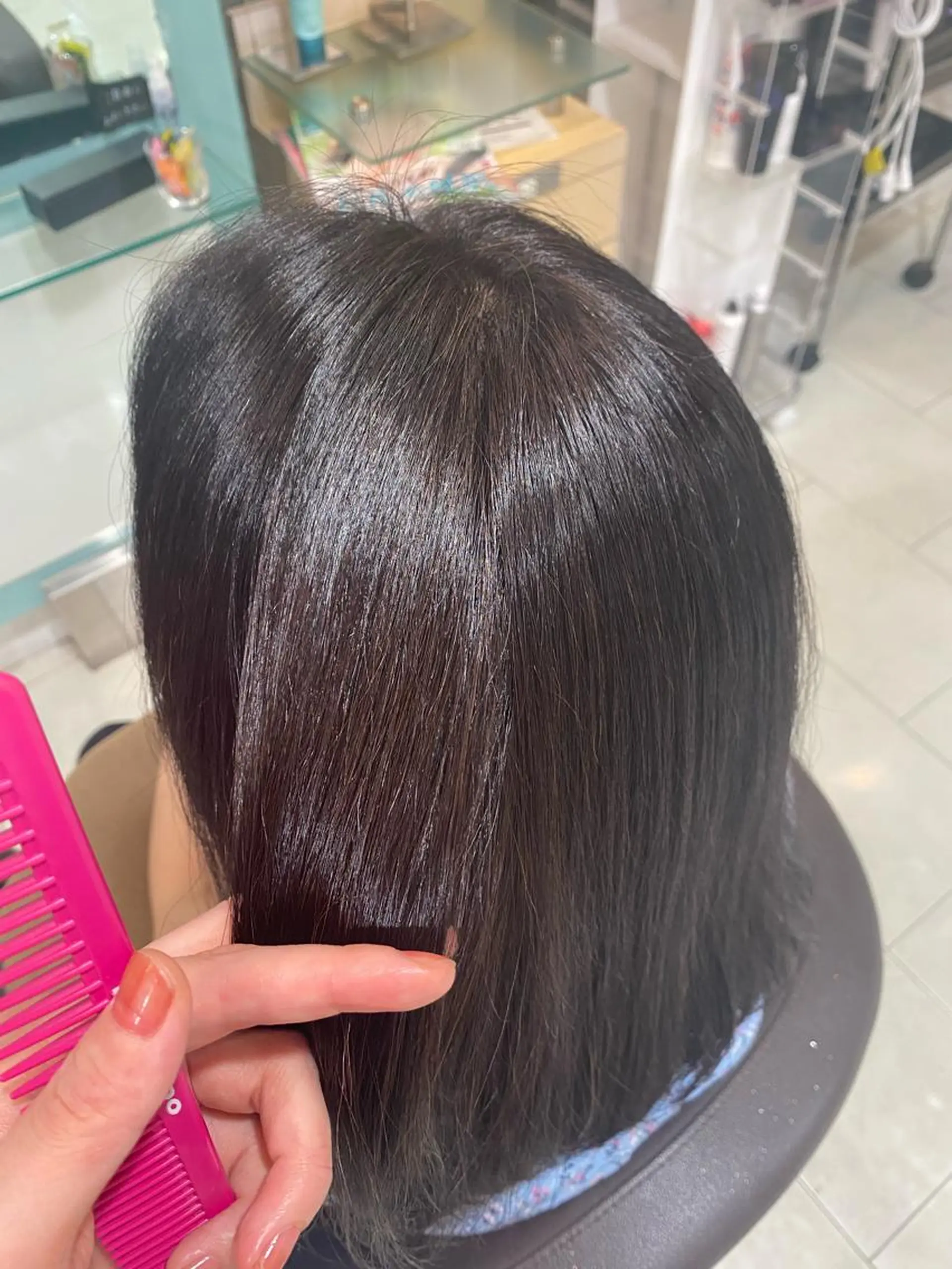 セミロング カラー 透明感カラー オリーブカラー 縮毛矯正 N°+aero 😊れいか😊のヘアスタイル