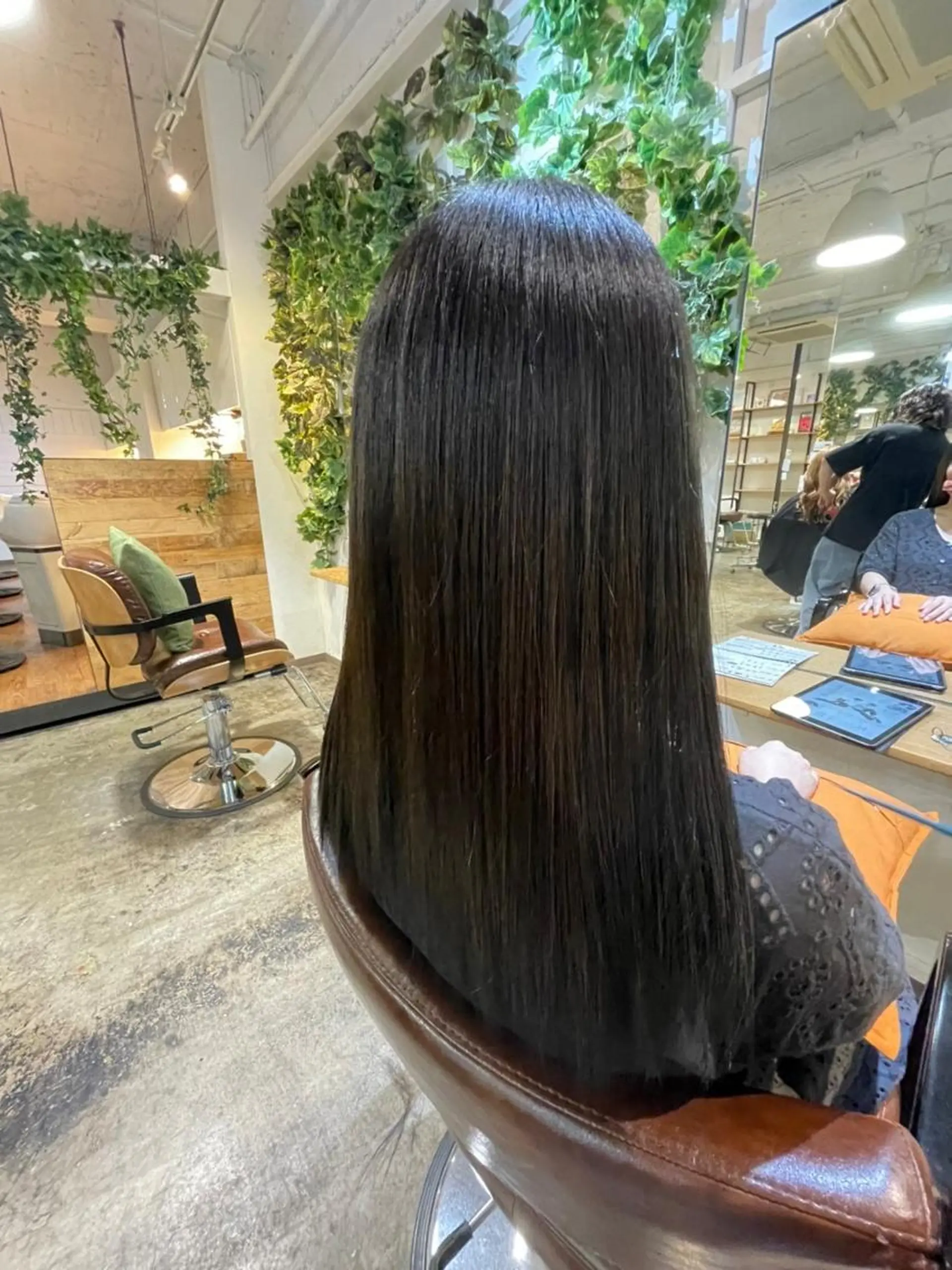 ミディアム カラー ヘアアレンジ パーマ アディクシーカラー アッシュ バレイヤージュ ベージュカラー ブリーチ newi grande 横浜店のヘアスタイル