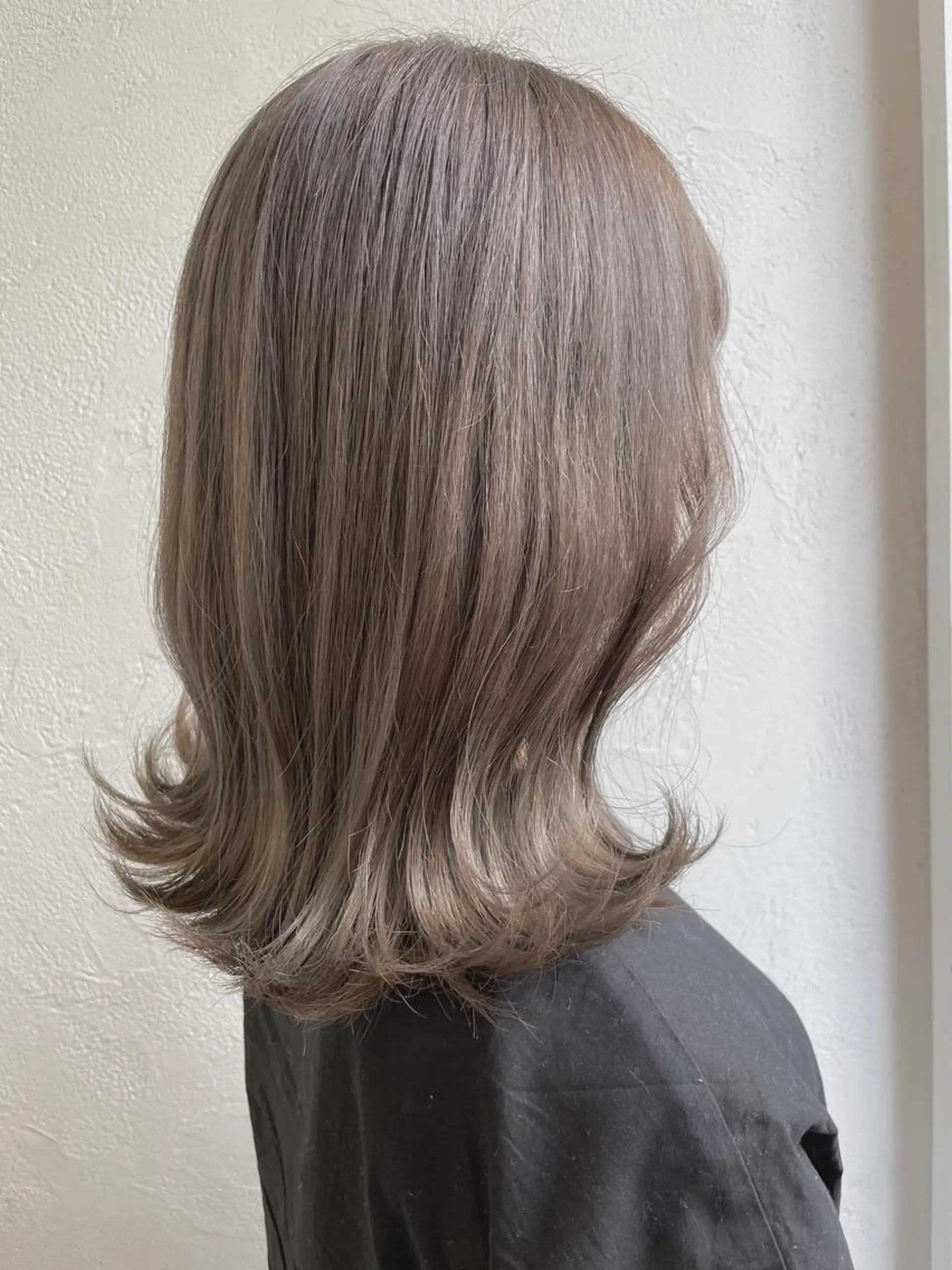 セミロング カラー ベージュカラー ミルクティーベージュ risako🇰🇷 韓国ヘア/レイヤーのヘアスタイル