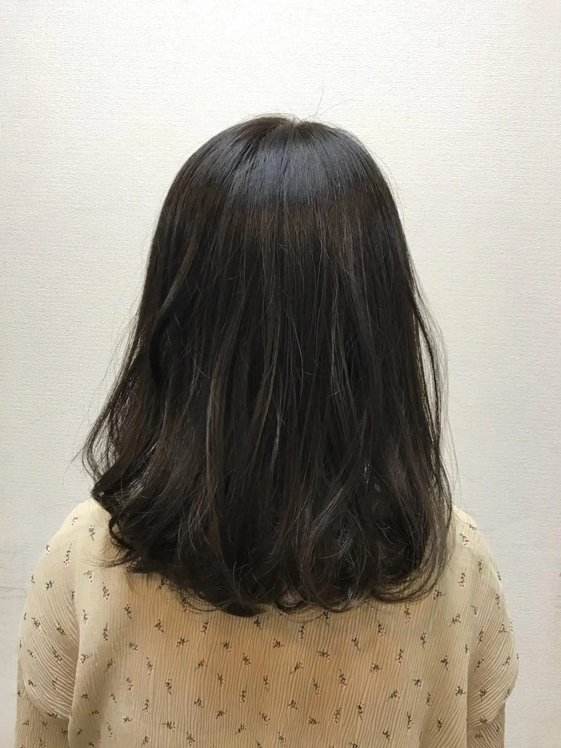 セミロング カラー ヘアカラー トリートメント 吉森 満俊のヘアスタイル