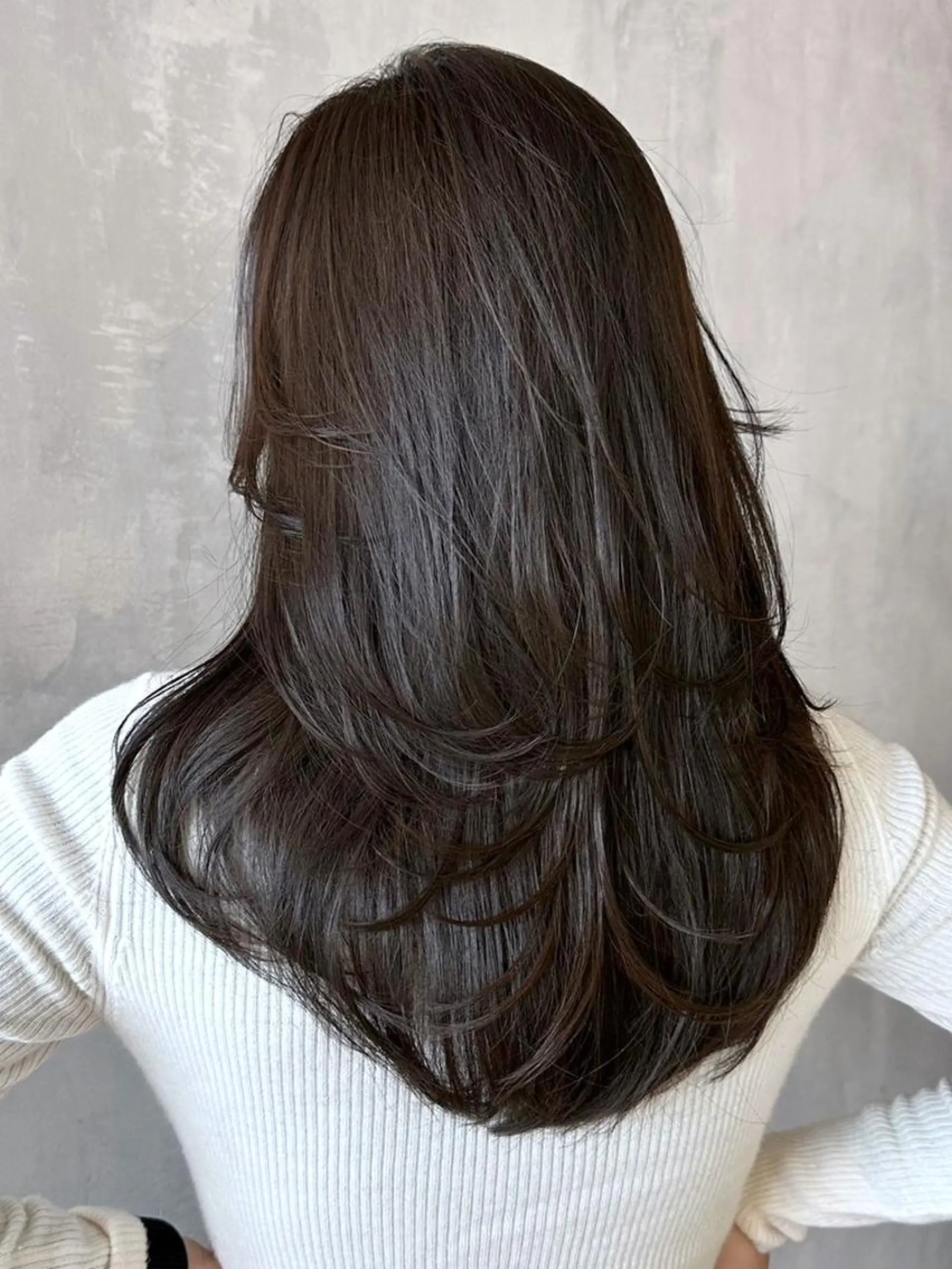 セミロング カラー グレージュ レイヤーカット ITbyALBUM 中野店のヘアスタイル