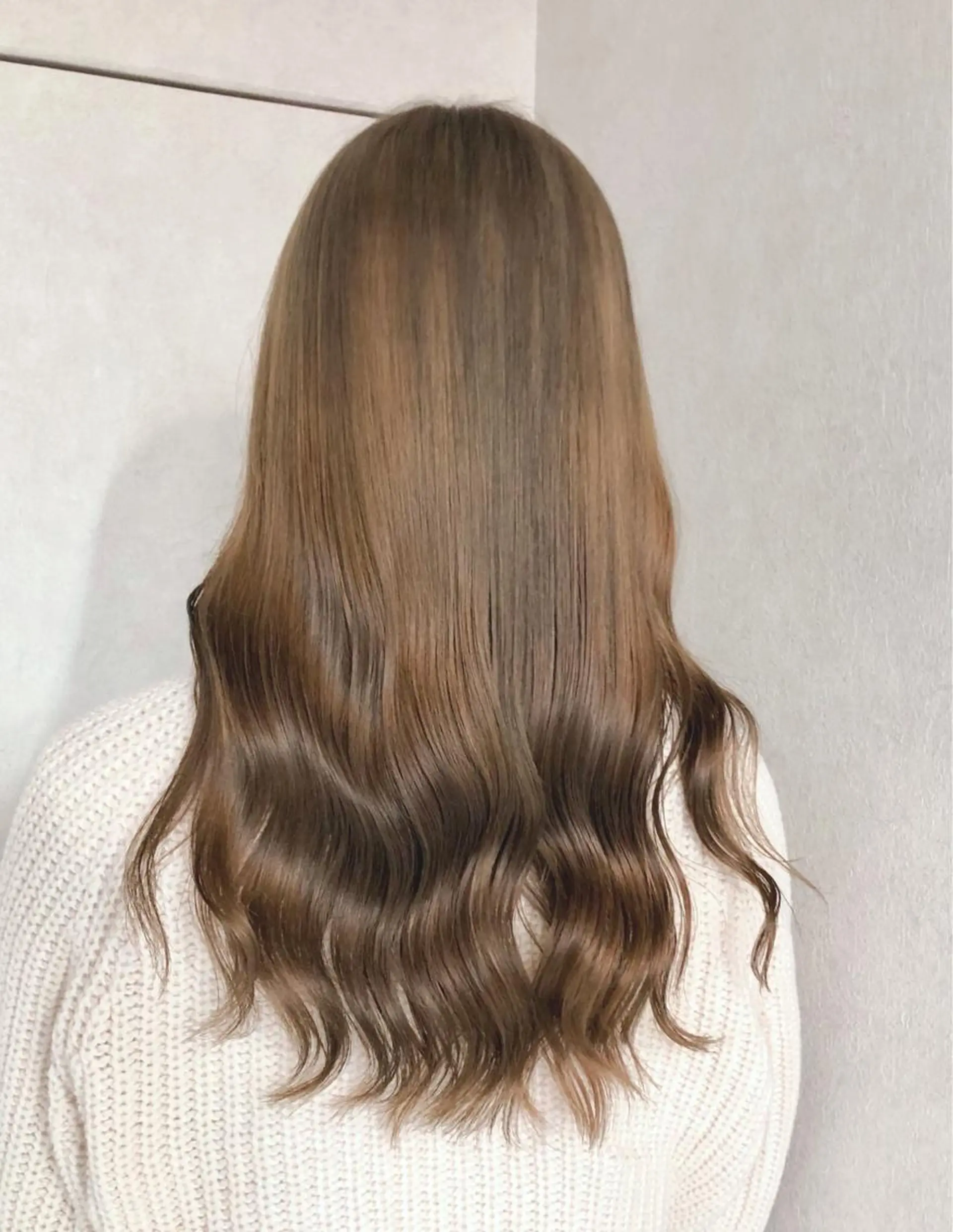 セミロング カラー ベージュカラー ブリーチ オリーブベージュ カット ヘアカラー トリートメント 難波/心斎橋/ボブ/ 髪質改善/ハイトーンのヘアスタイル