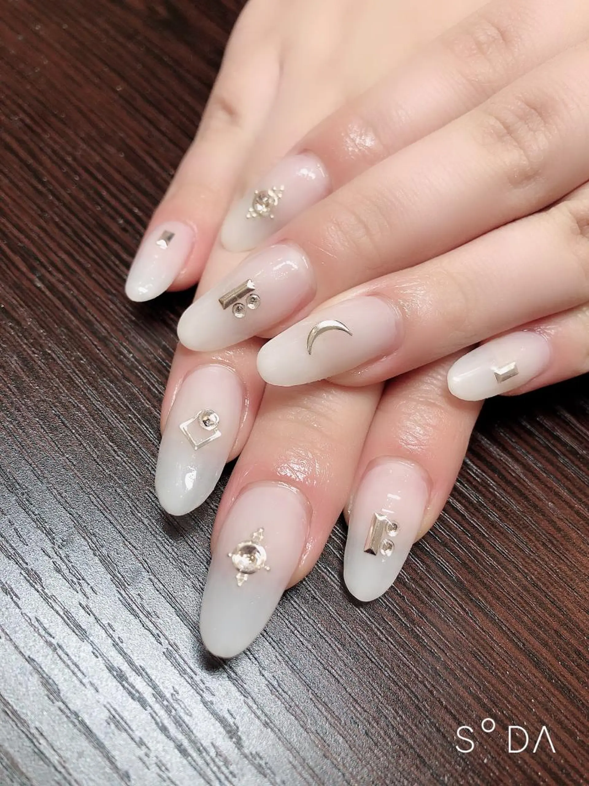 ネイル ワンカラーネイル ハンドネイル Piacere 絵美のネイルデザイン