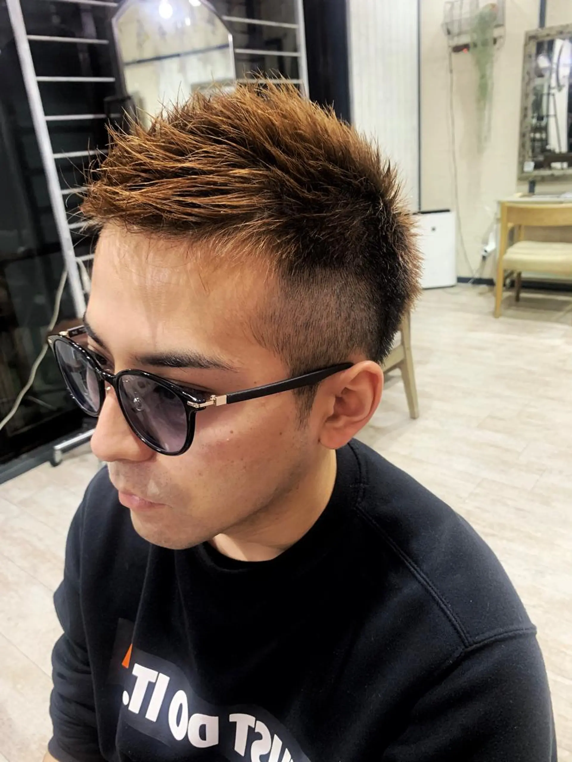 ショート メンズ モヒカン カット ヘアカラー メンズStylist 山根慧のヘアスタイル