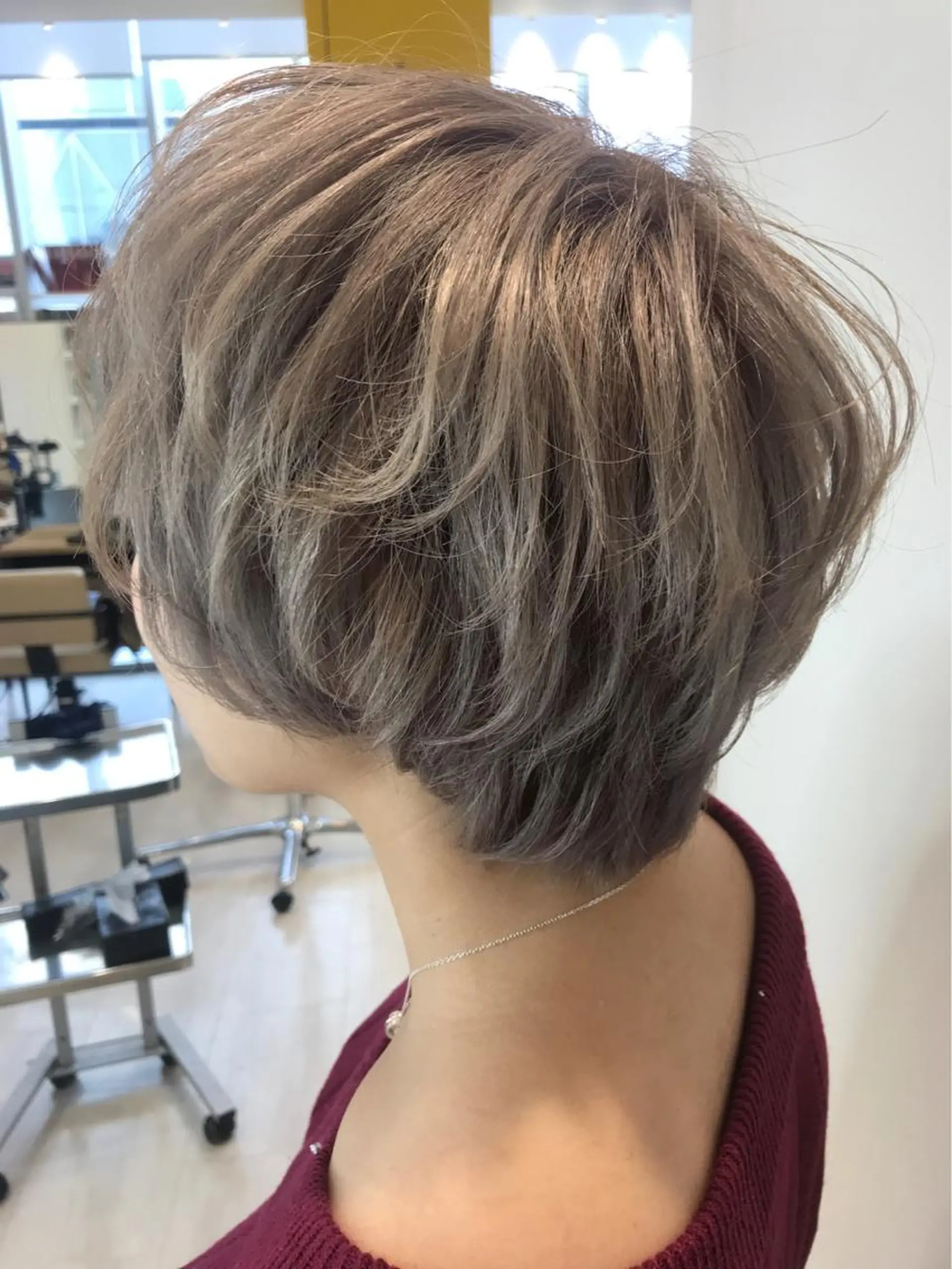 カラー ベージュカラー シルバー シルバーベージュ カット ヘアカラー トリートメント インナーエクステ渋谷 🦋KAJIのヘアスタイル