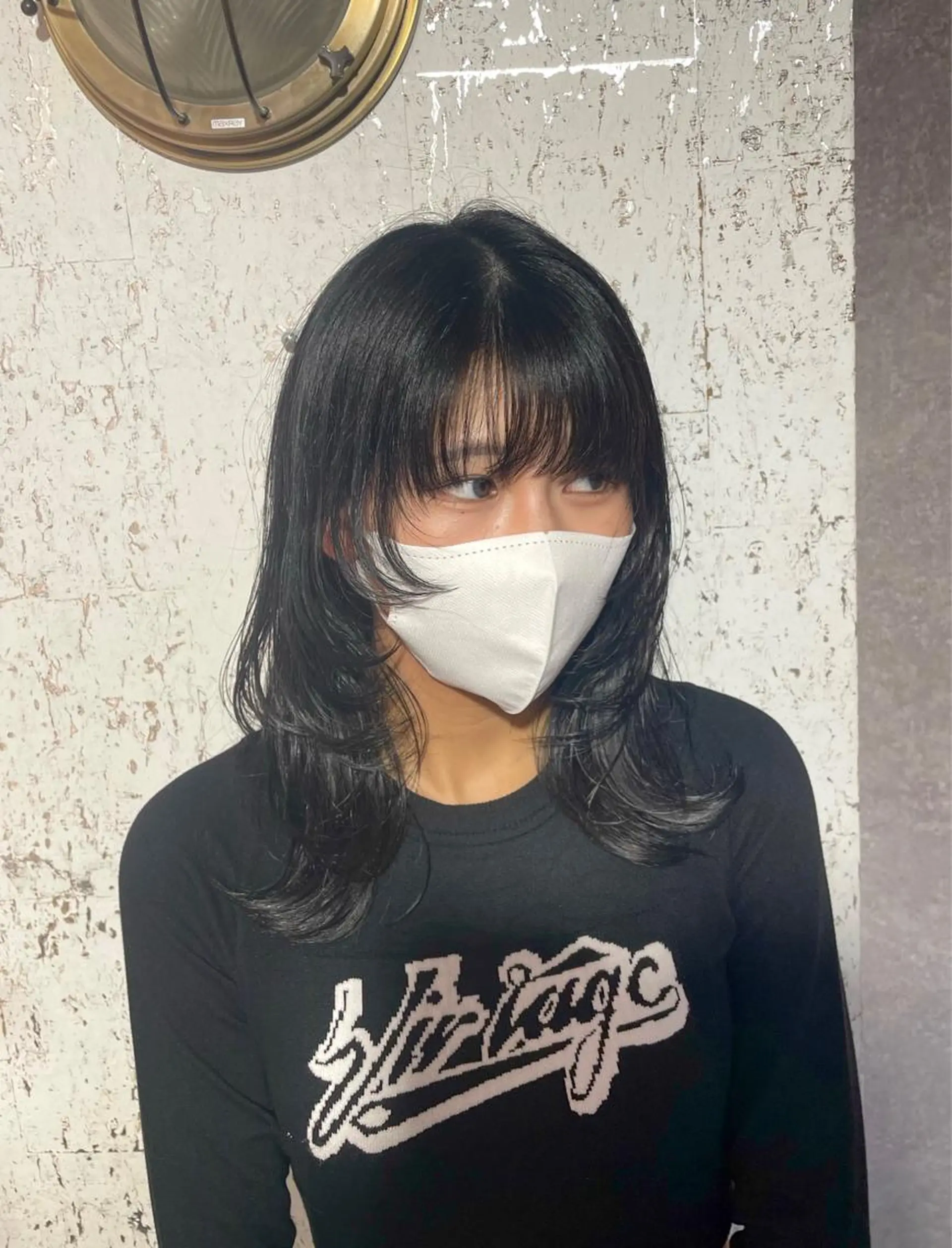 ミディアム カラー ウルフカット 🫧顔周りレイヤー/ ウルフ/縮毛/白倉のヘアスタイル