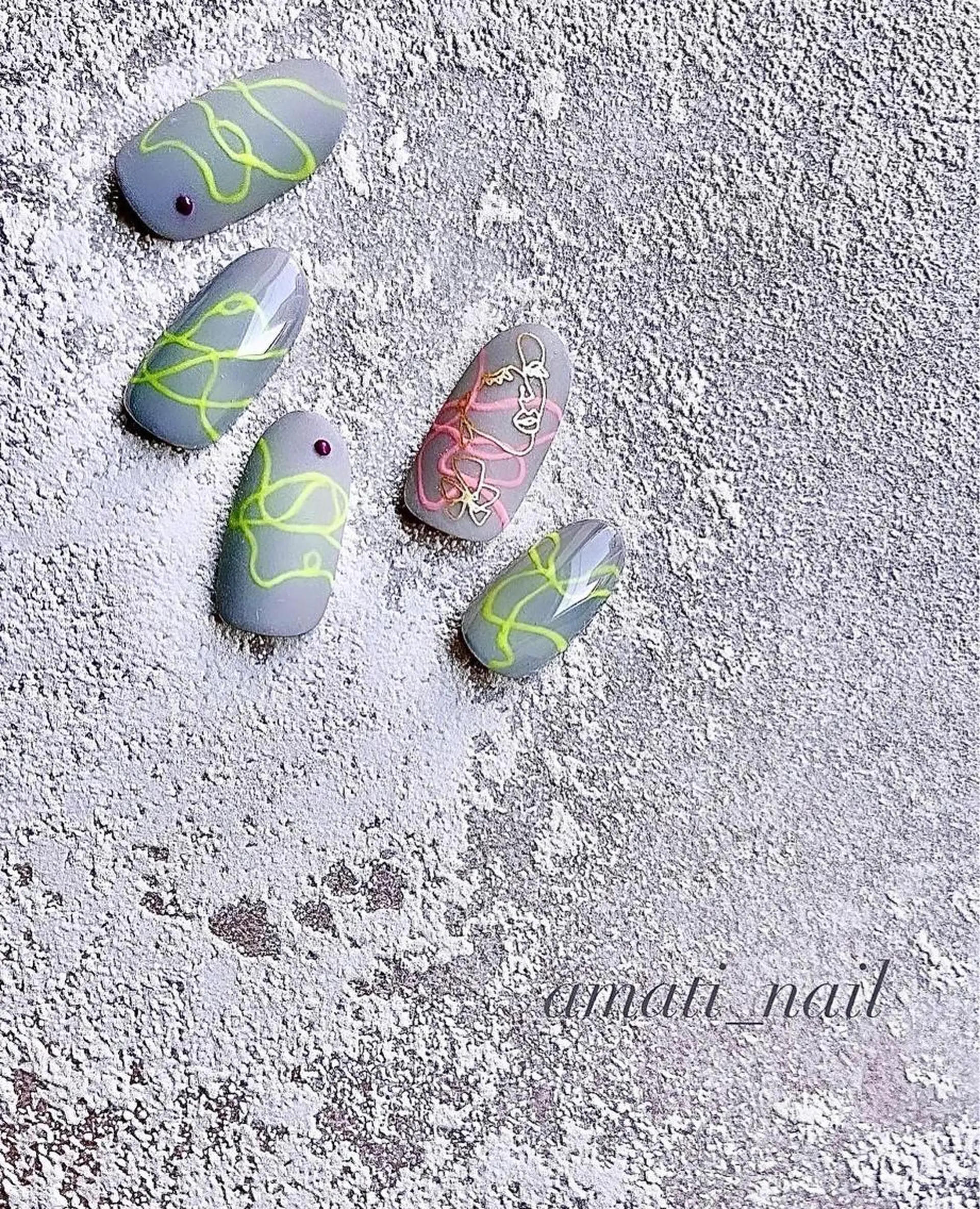 ネイル マグネットネイル ミラーネイル ニュアンスネイル ワンカラーネイル 春ネイル ハンドネイル amati_nail TAKAKOのネイルデザイン