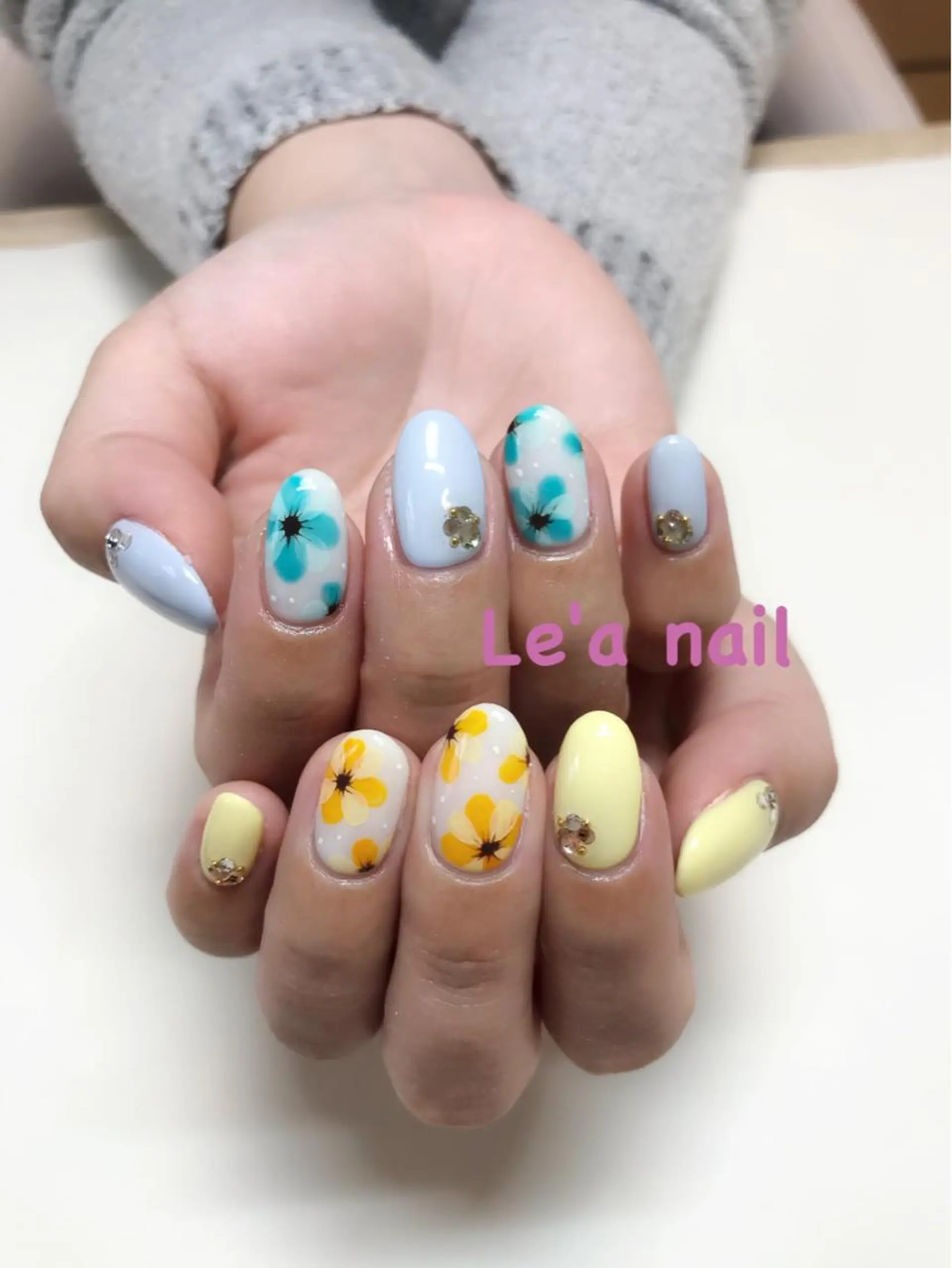 ネイル 春ネイル 'mm  (ミリ) ＭＡＮＡＭＩのネイルデザイン