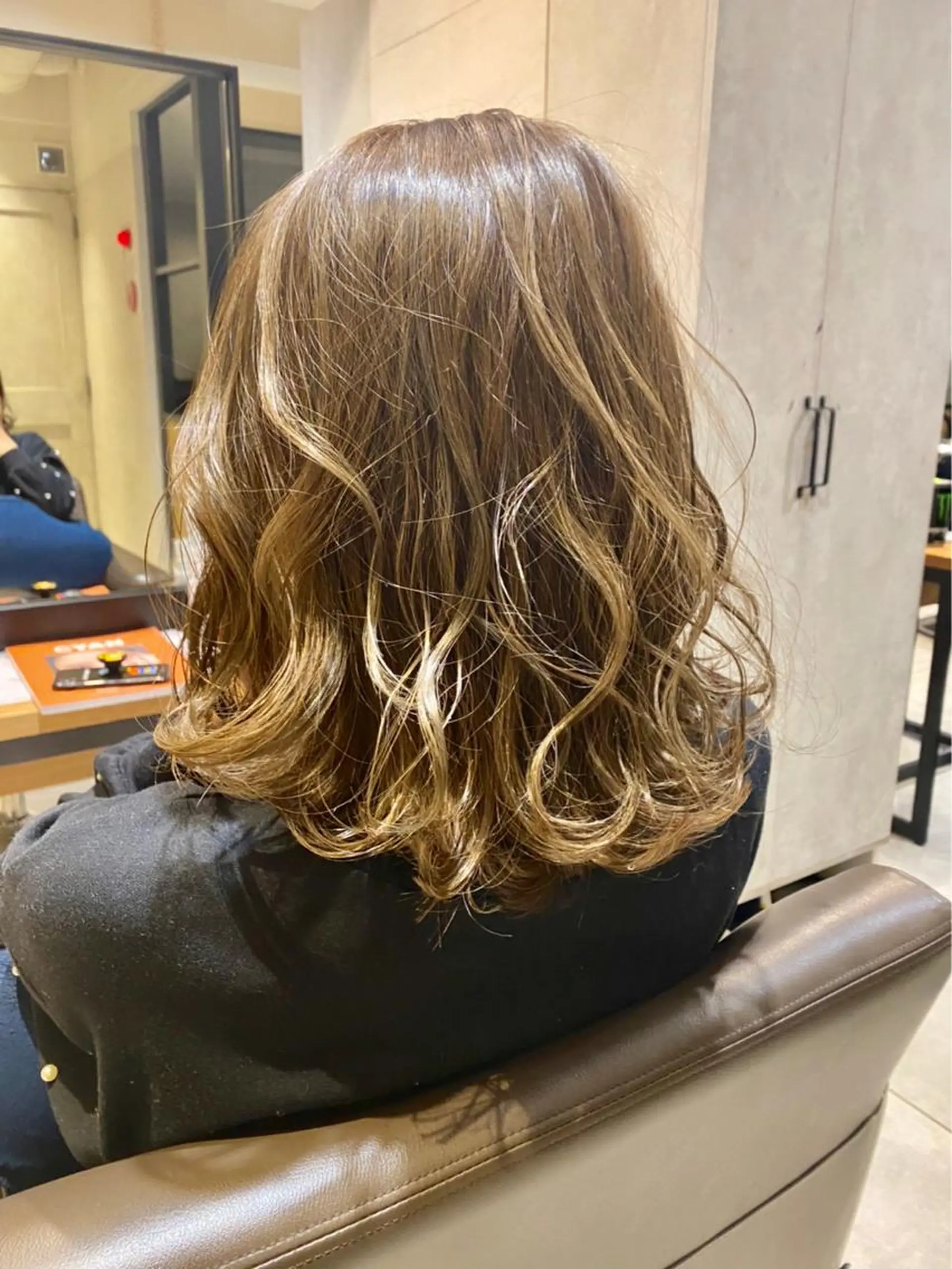 ミディアム カラー ベージュカラー 縮毛矯正✖️似合わせ 🌻ヒトミのヘアスタイル