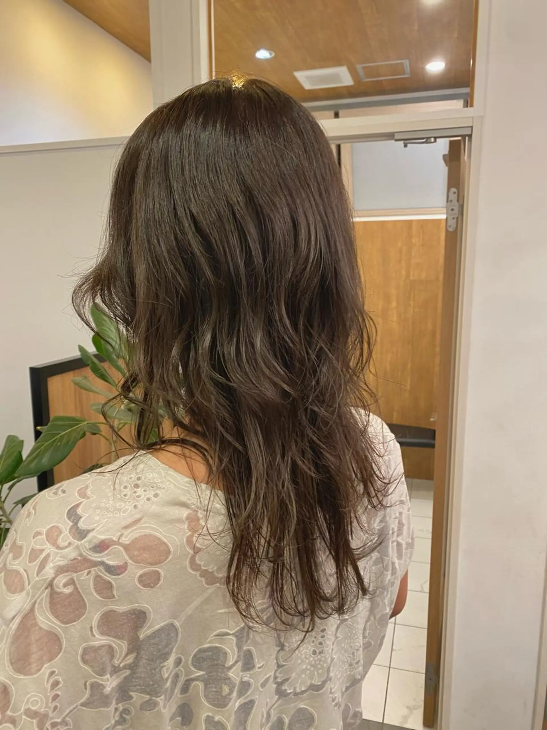 セミロング カラー 門崎未依/レイヤー/ メンズカット🪿🌼のヘアスタイル