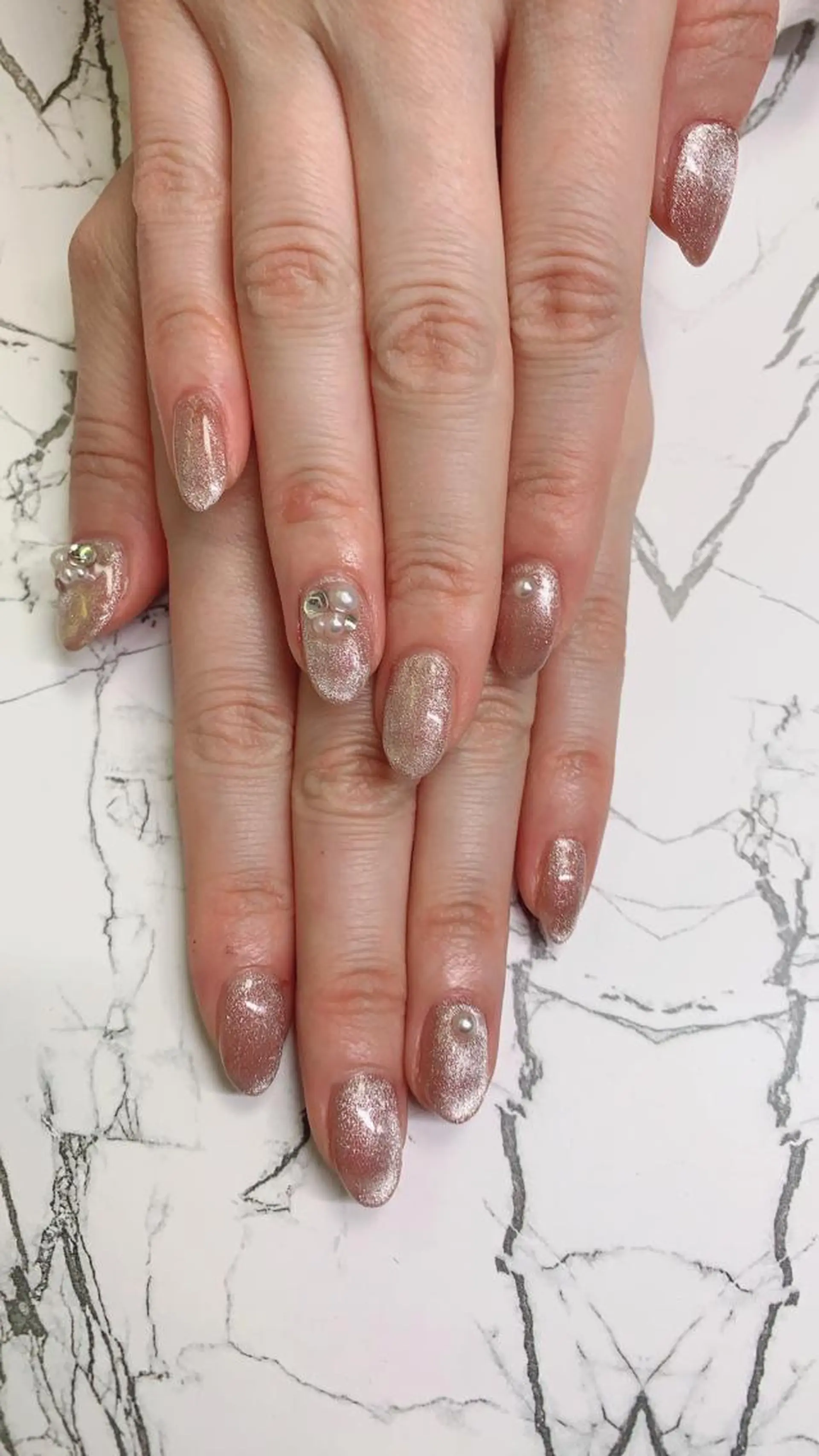 ネイル はな💎ネイル ワンホン、長さ出しのネイルデザイン