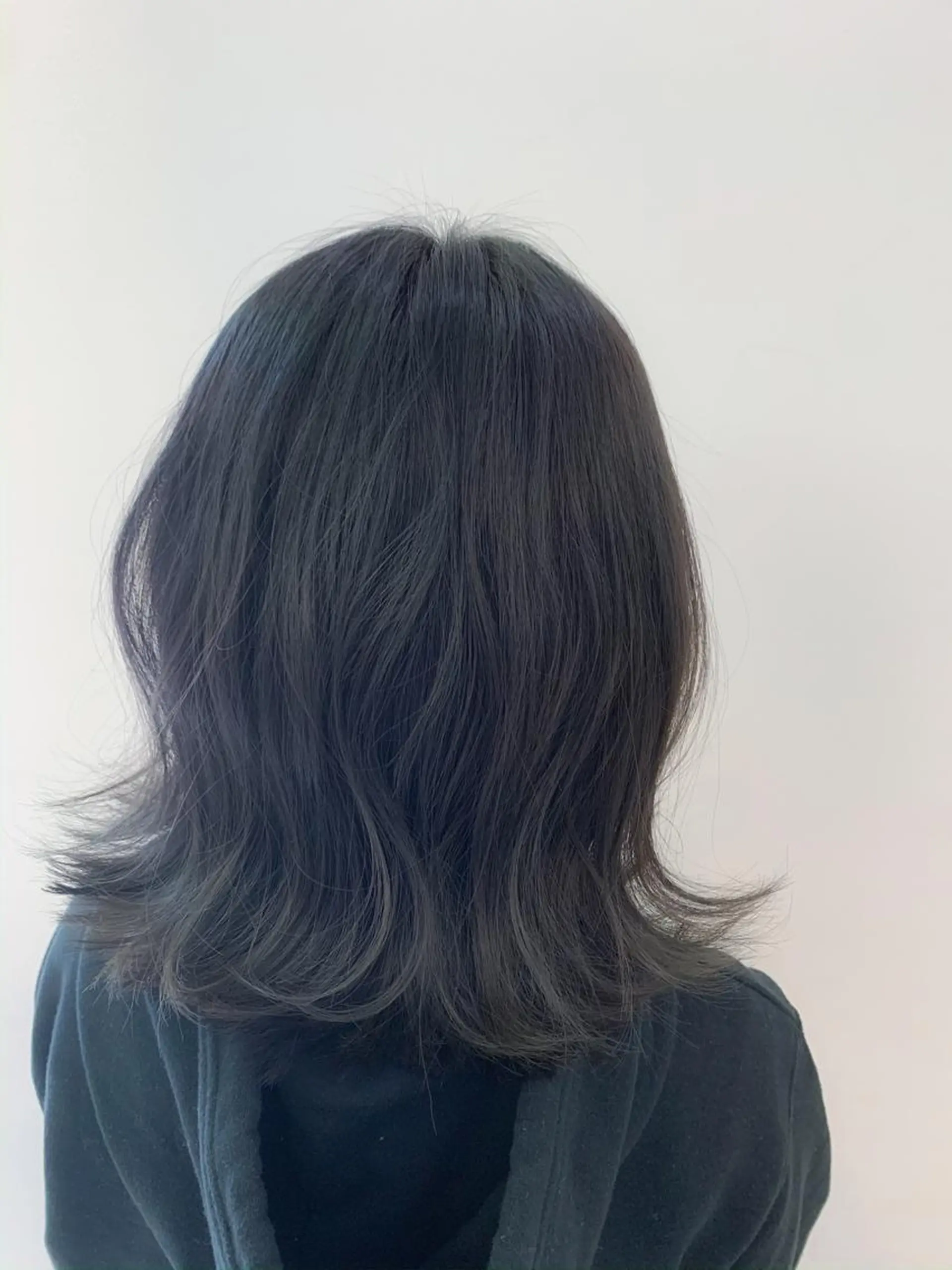 セミロング カラー ヘアアレンジ アッシュ アッシュグレー 地毛風ストレート/ 髪質改善/榎本流行のヘアスタイル