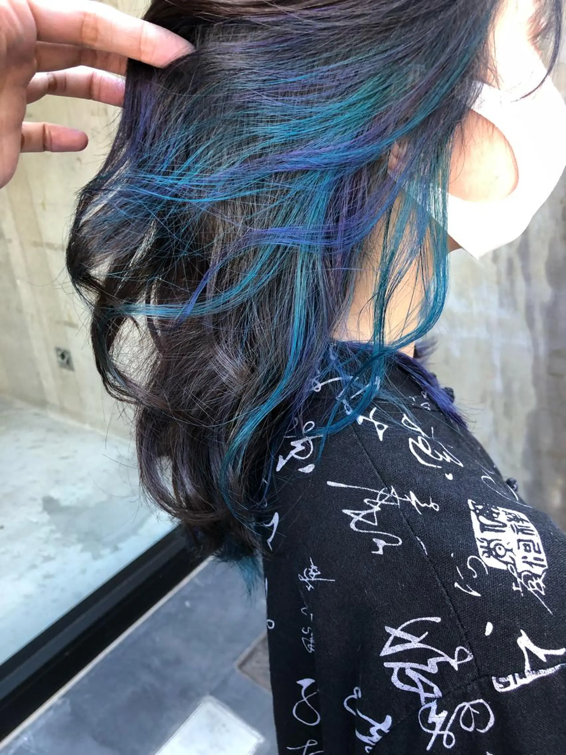 ミディアム カラー アッシュ バレイヤージュ ミストバング ベージュカラー ブリーチ カット ヘアカラー トリートメント 原宿サロン代表 デザインカラー伊藤卓のヘアスタイル
