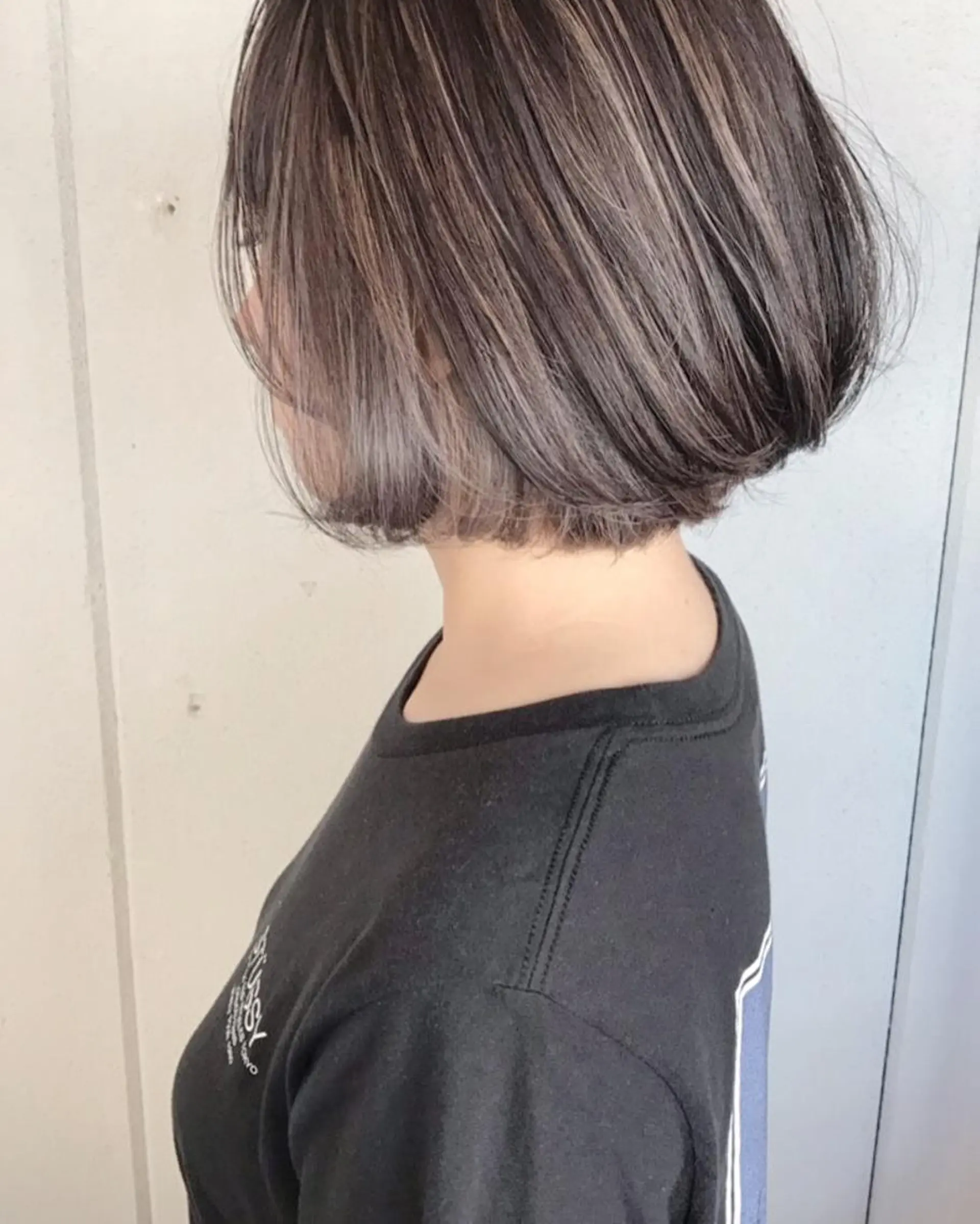 ショート カラー ヘアアレンジ アッシュ グラデーションカラー ハイライトカラー ハイライト おくれ毛 Mariana/ 鶴原-ハイライトのヘアスタイル