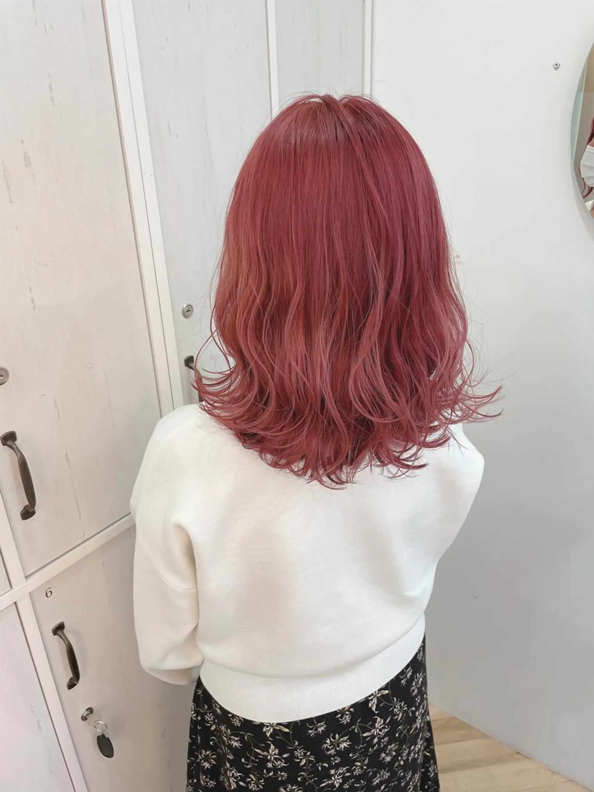 ミディアム カラー 切りっぱなしボブ ベージュカラー ブリーチ ケアブリーチ ケアカラー 🫧髪質改善🫧 神田紗来のヘアスタイル