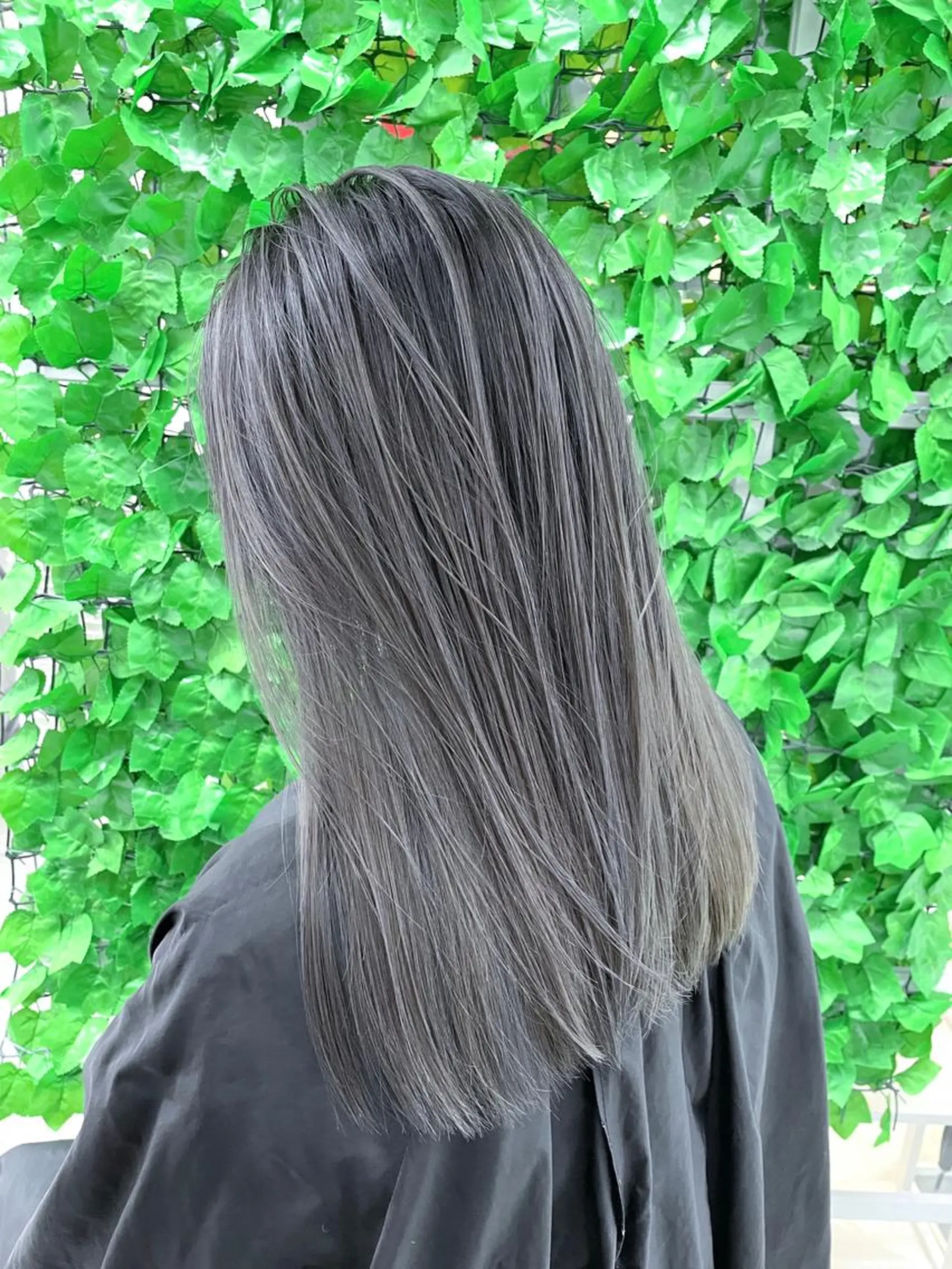 ロング カラー バレイヤージュ レイヤーカット ヘアカラー LUXBE LUCE ひなののヘアスタイル