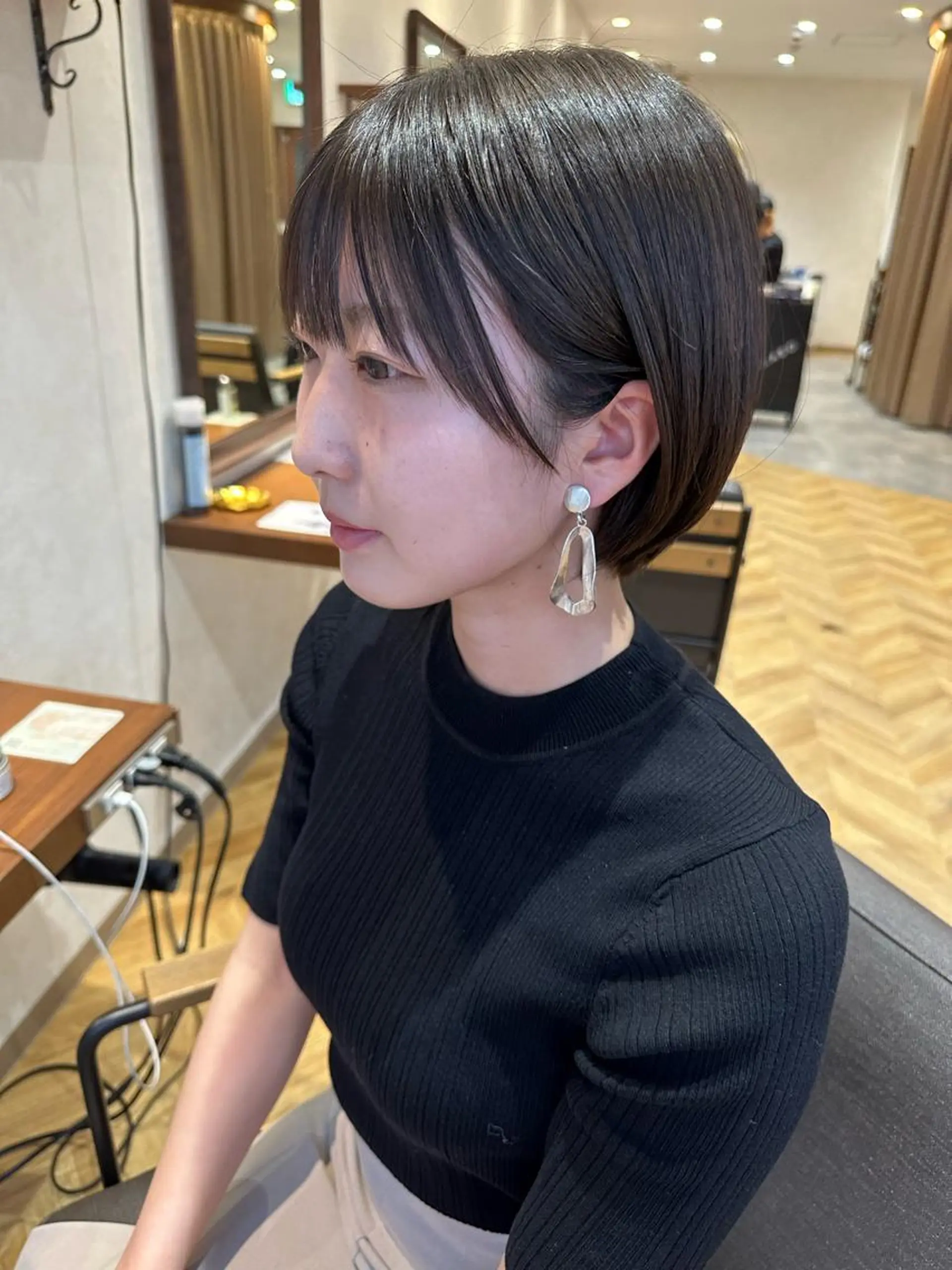 ショート カット 縮毛矯正 トリートメント かえ🩶韓国ボブ🎀 透明感カラー🥣のヘアスタイル