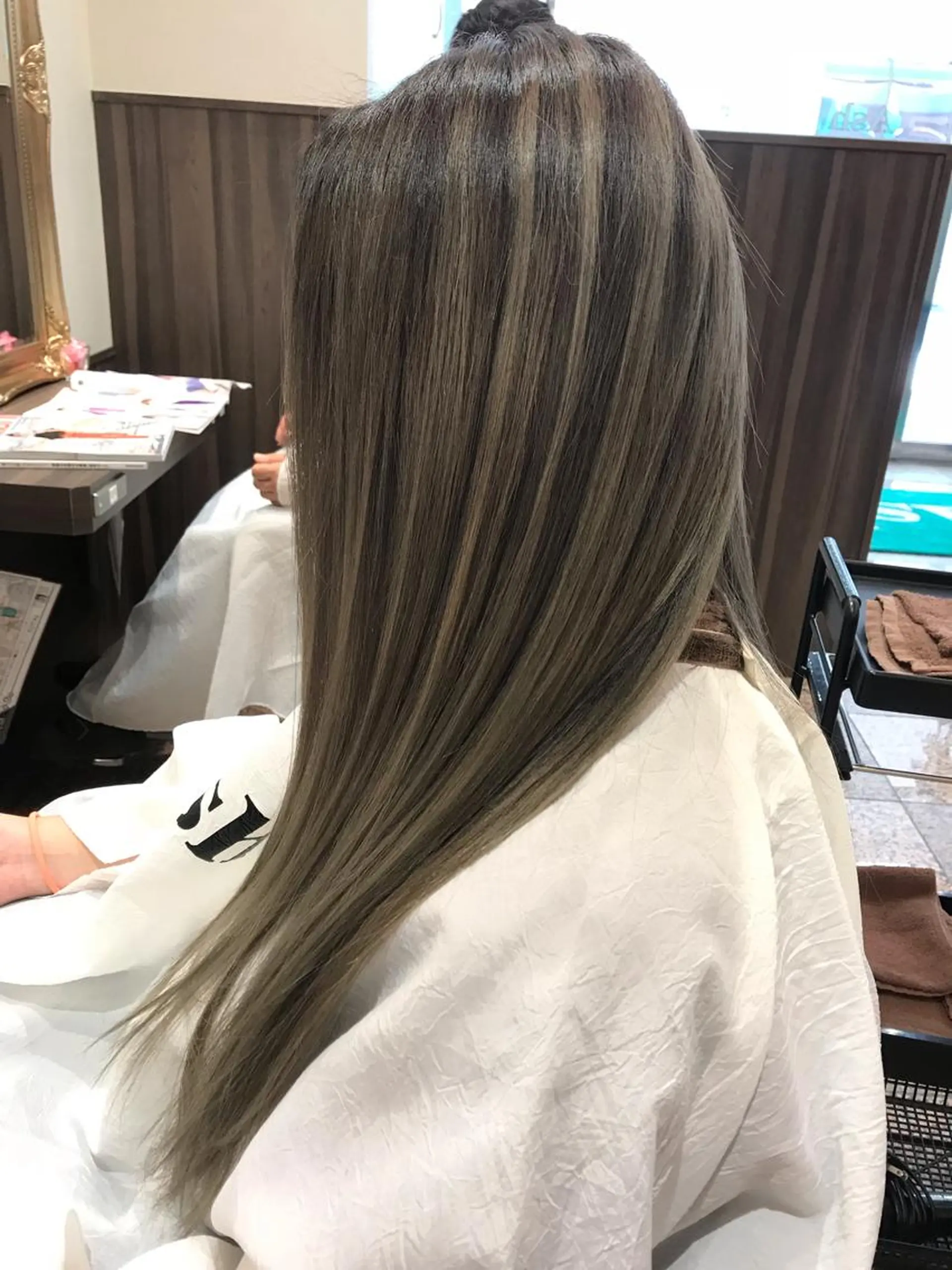 ロング 鈴木 香織のヘアスタイル