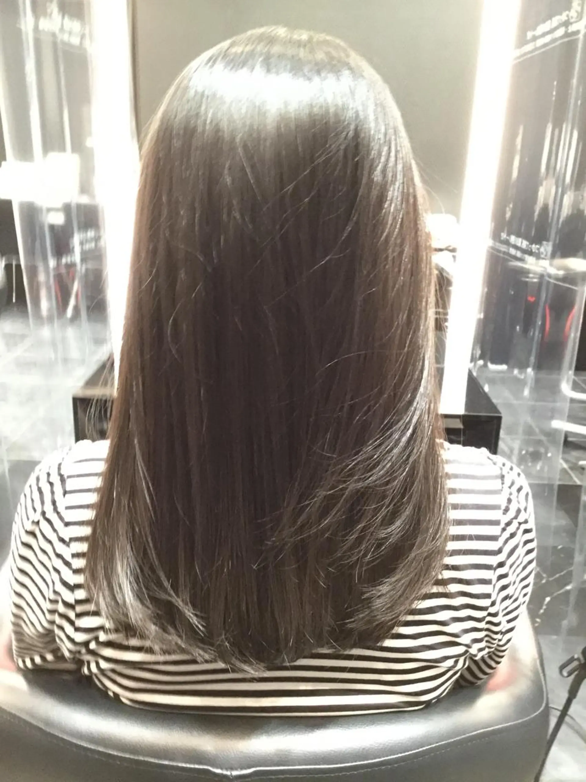 セミロング カラー Annon プライベートサロンのヘアスタイル